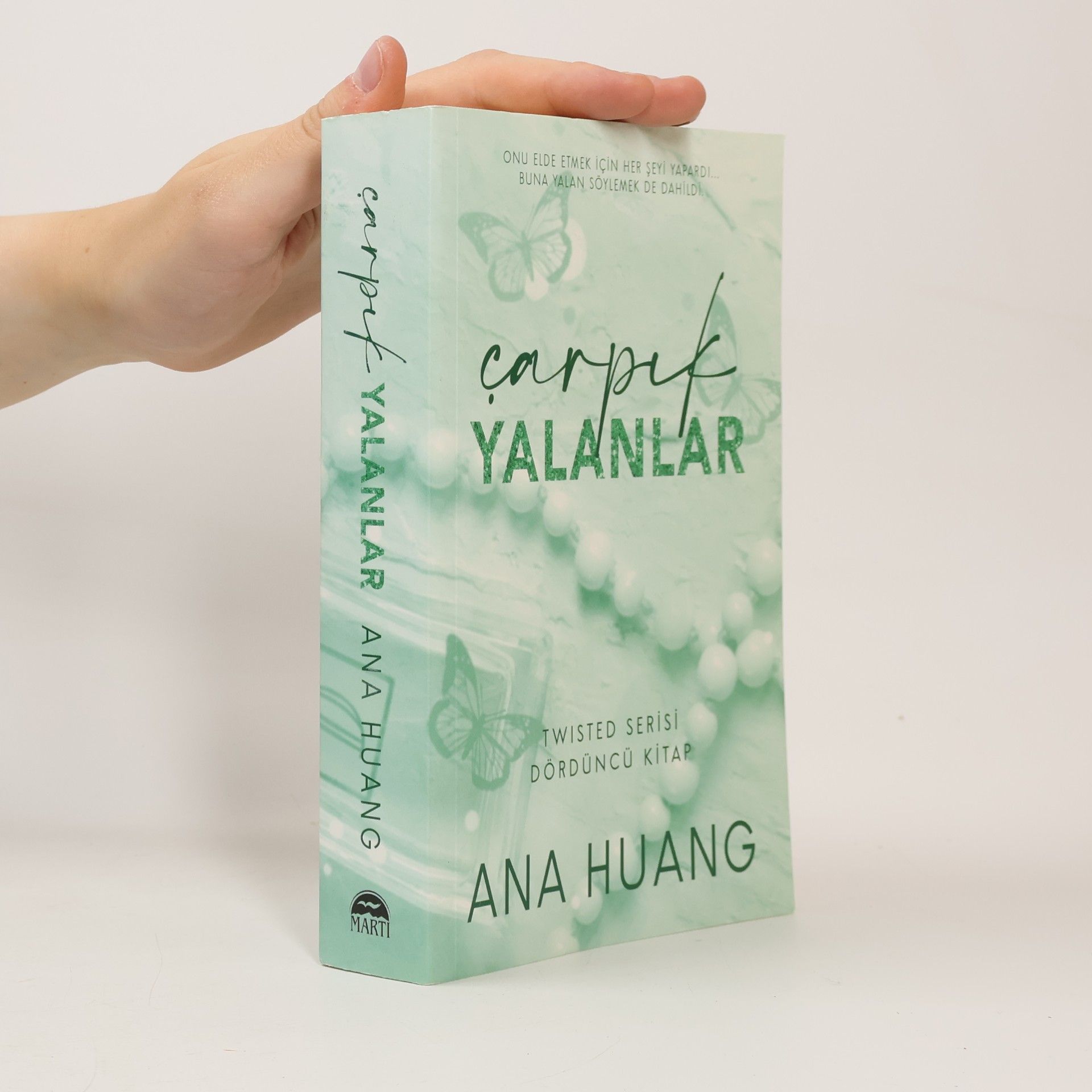 Ana Huang Carpik Yalanlar