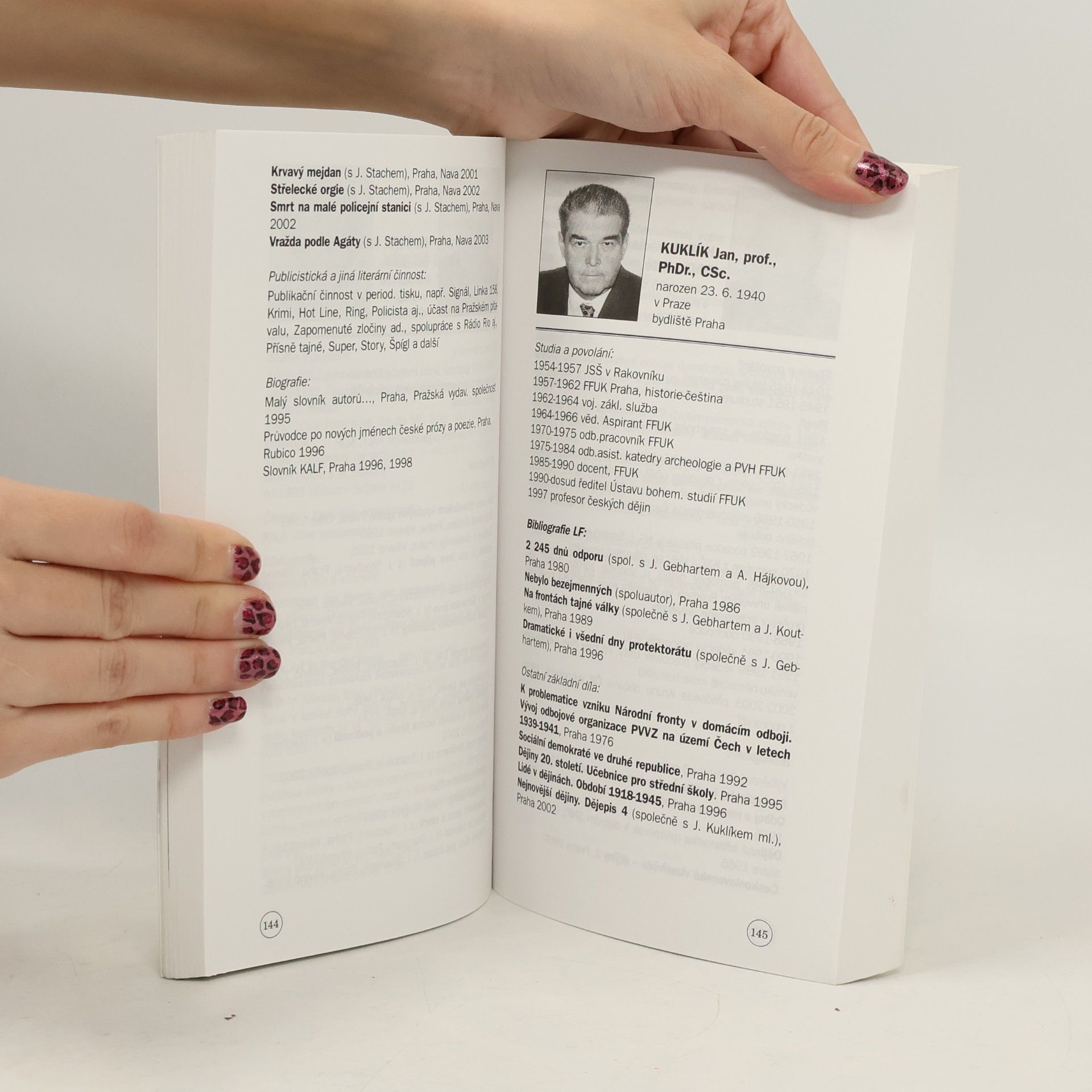 Jan Halada Slovník klubů českých a slovenských autorů literatury faktu
