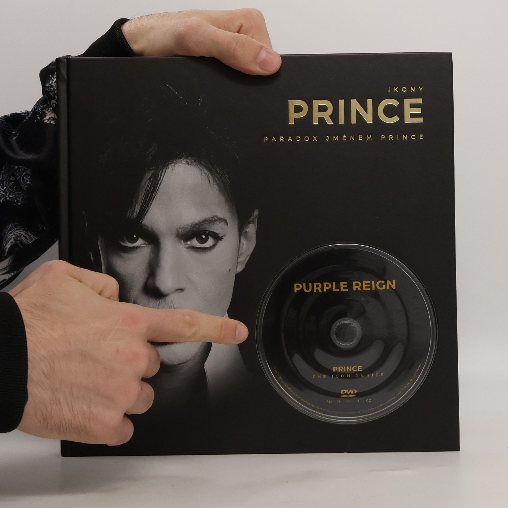 Glenda Nevill Prince: paradox jménem Prince