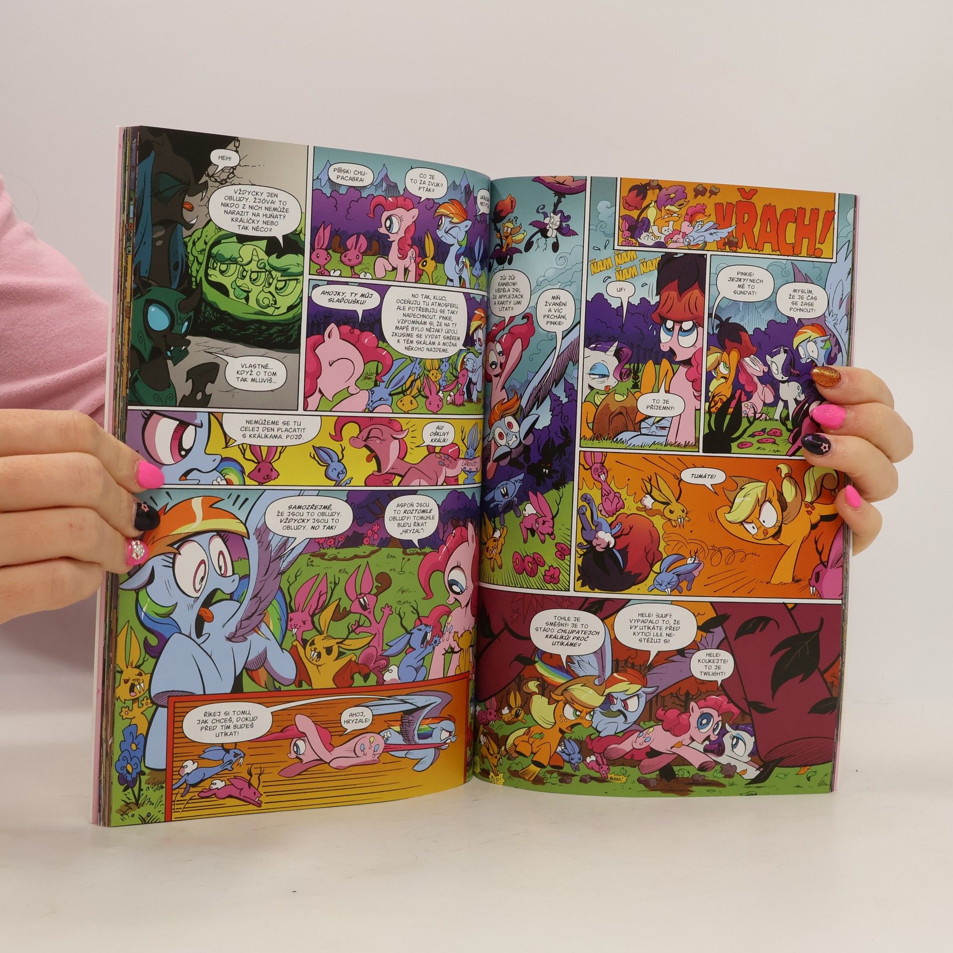 Katie Cook My little pony. Návrat královny Chrysalis