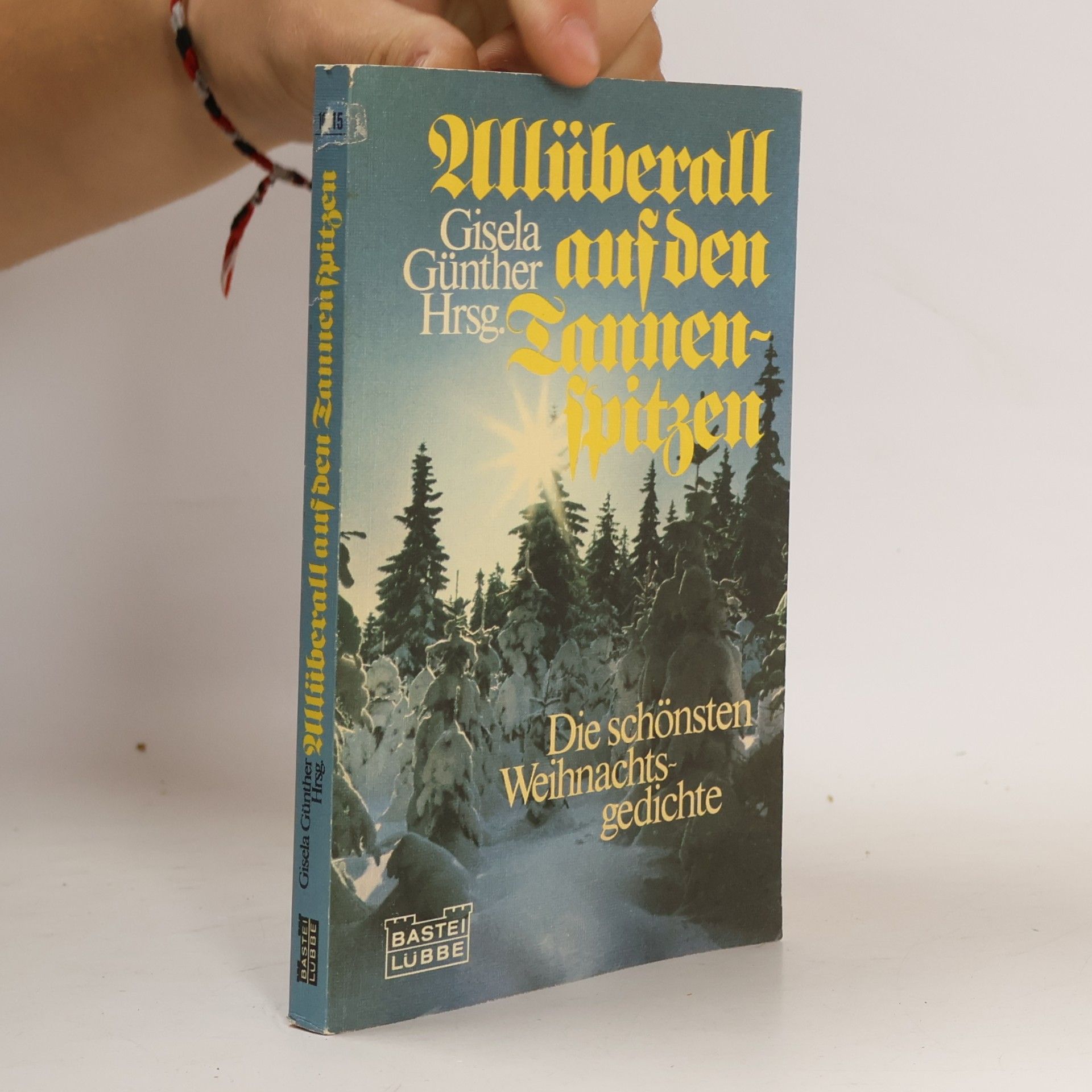 Allüberall auf den Tannenspitzen