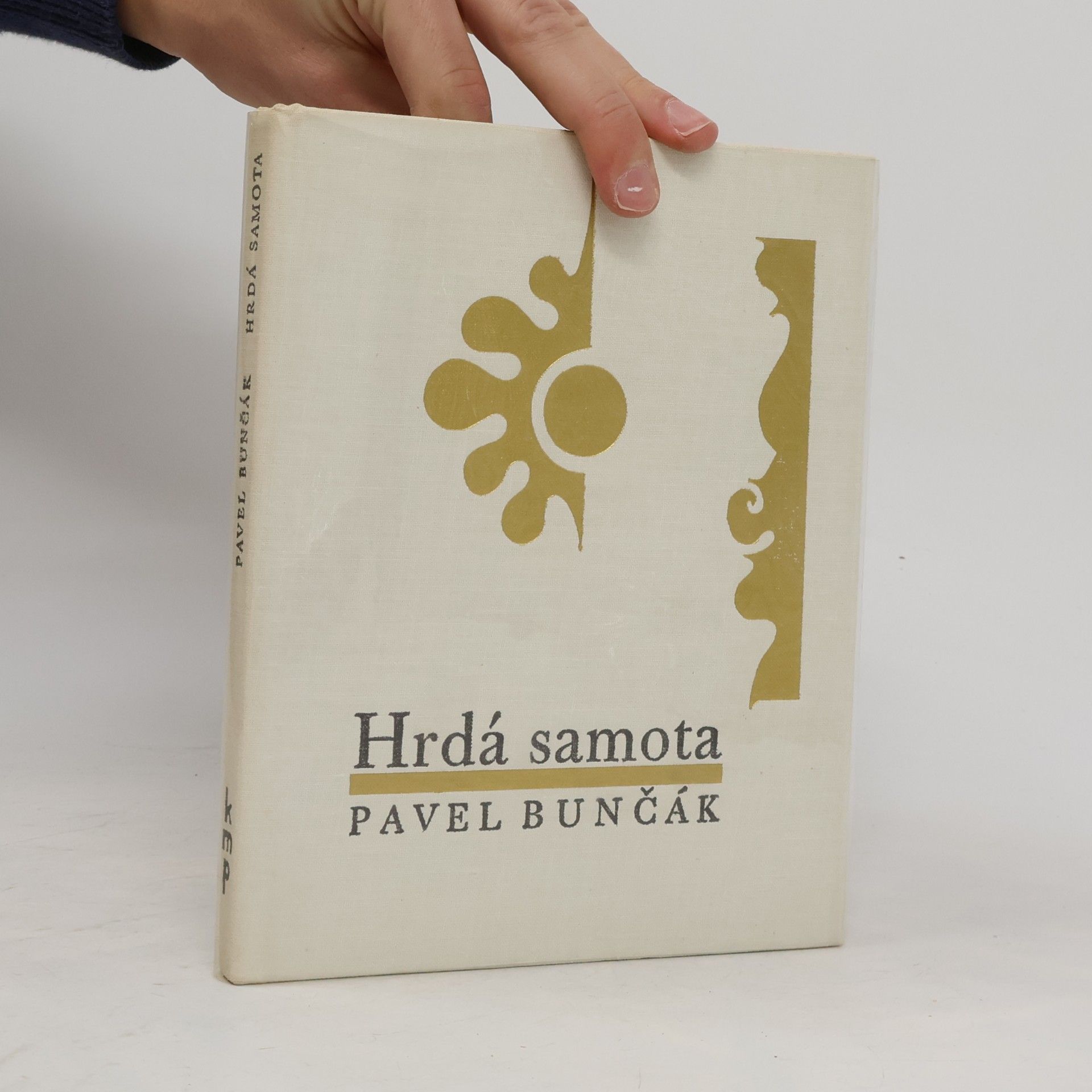 Hrdá samota