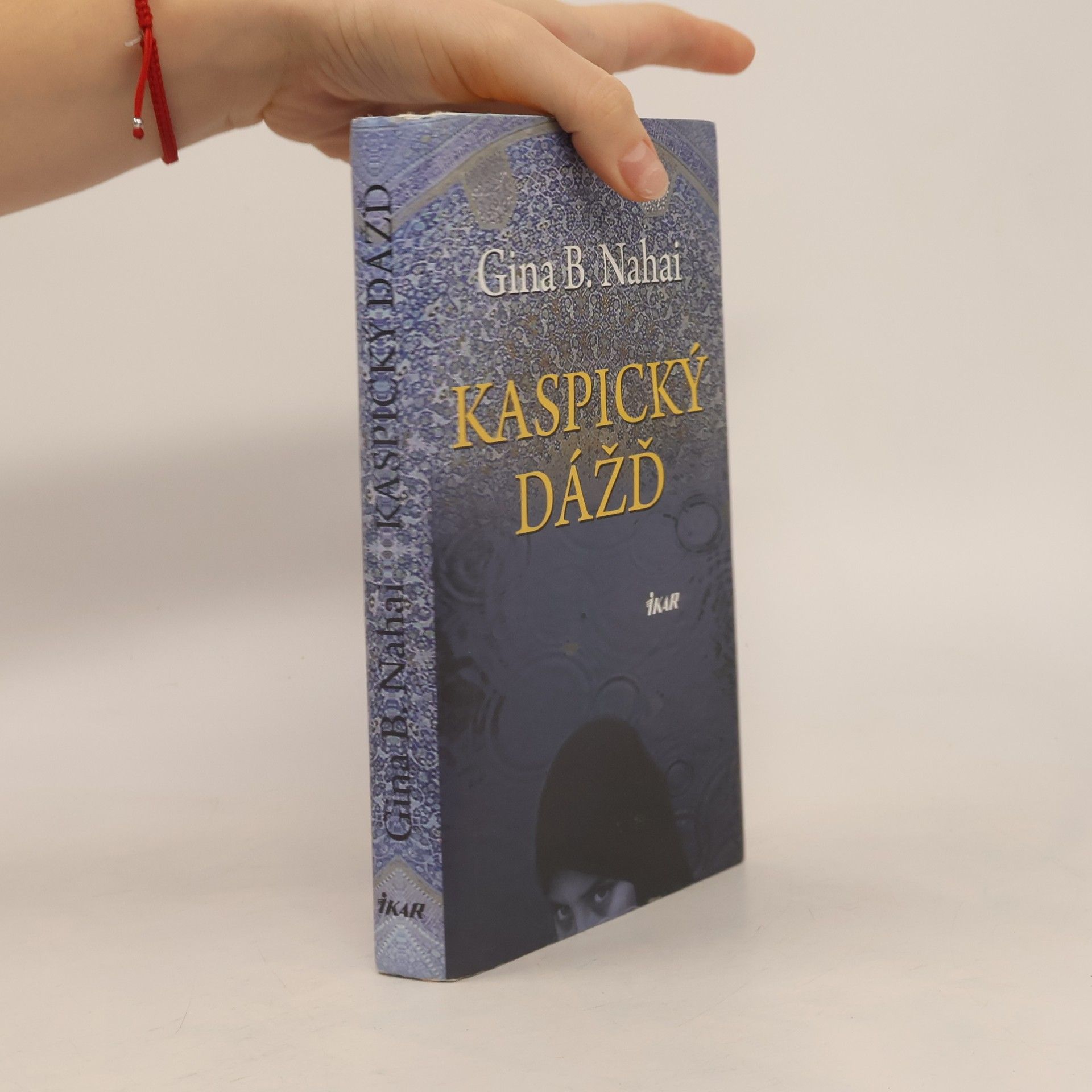 Gina B. Nahai Kaspický dážď