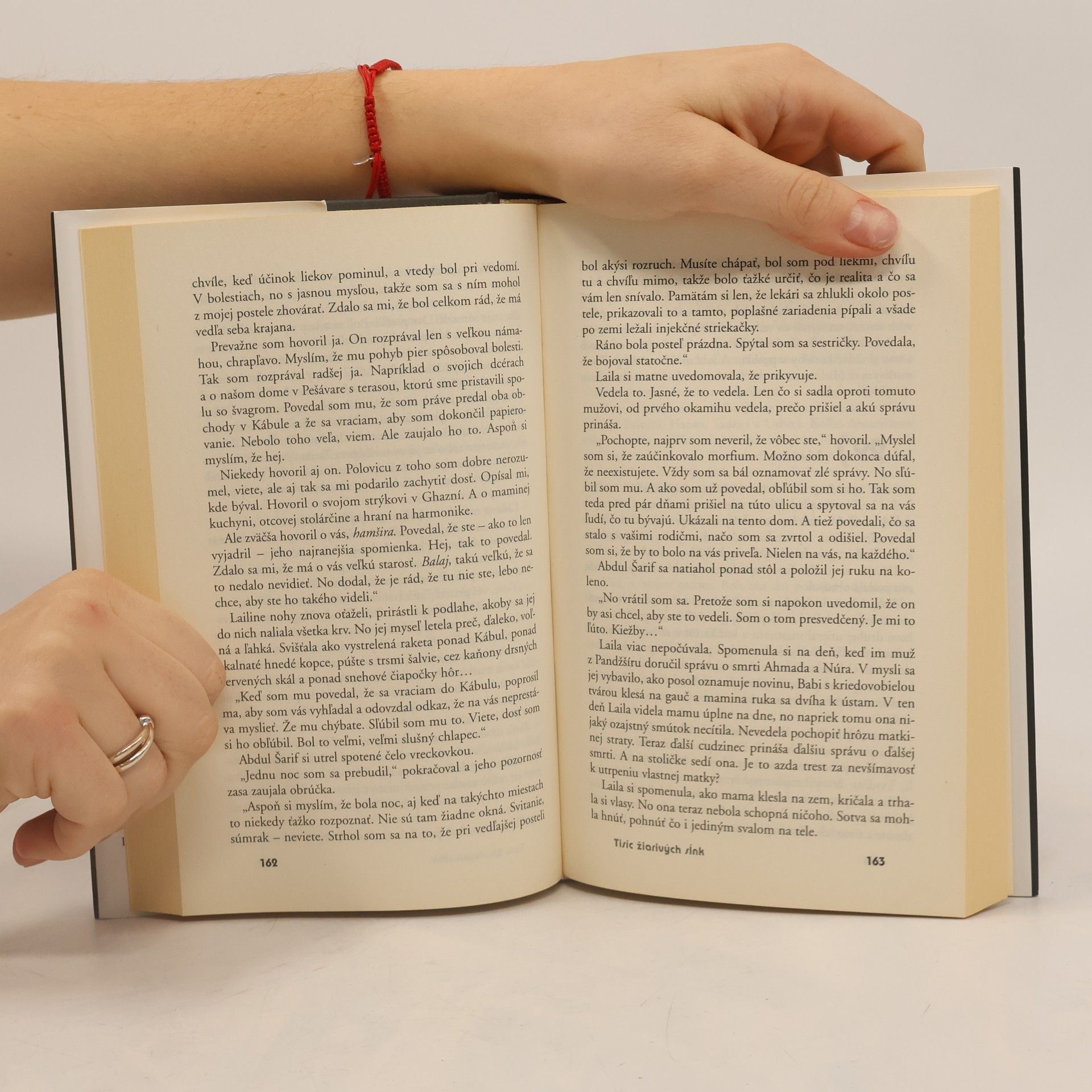 Khaled Hosseini Tisíc žiarivých sĺnk