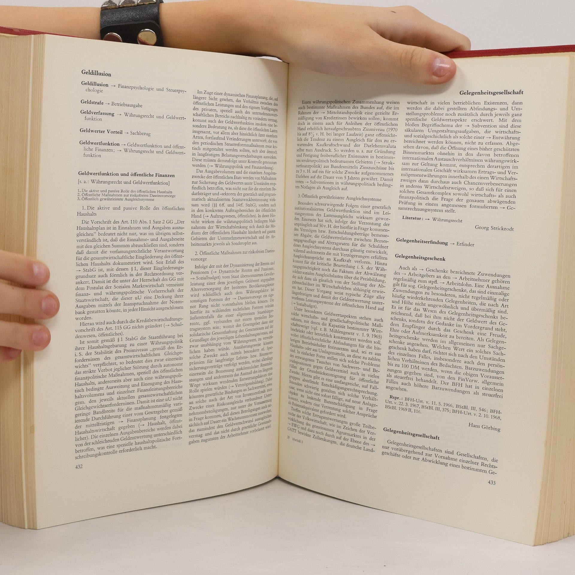 Wilhelm Von Waldeyer-Hartz Handwörterbuch des Steuerrechts unter Einschluss von betriebswirtschaftlicher Steuerlehre, Finanzrecht, Finanzwissenschaft.