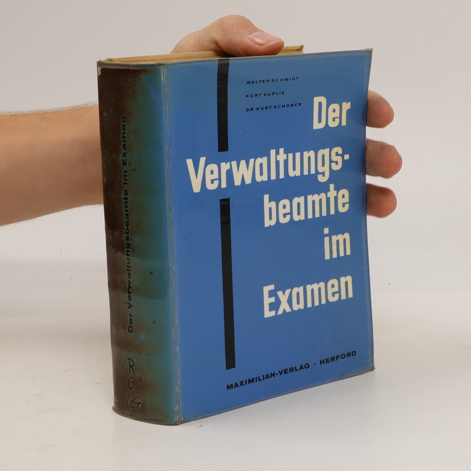 Der Verwaltungsbeamte im Examen