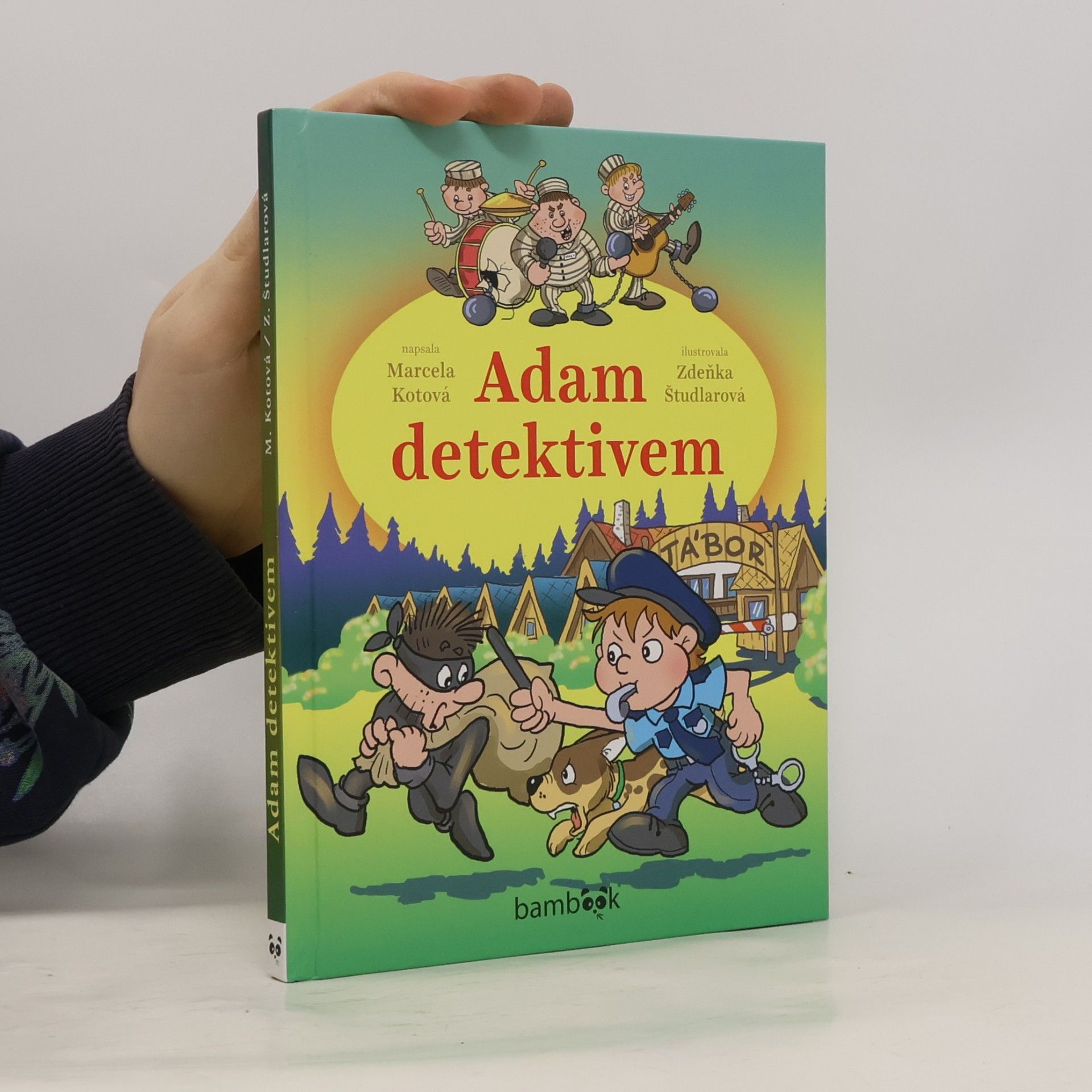 Adam detektivem