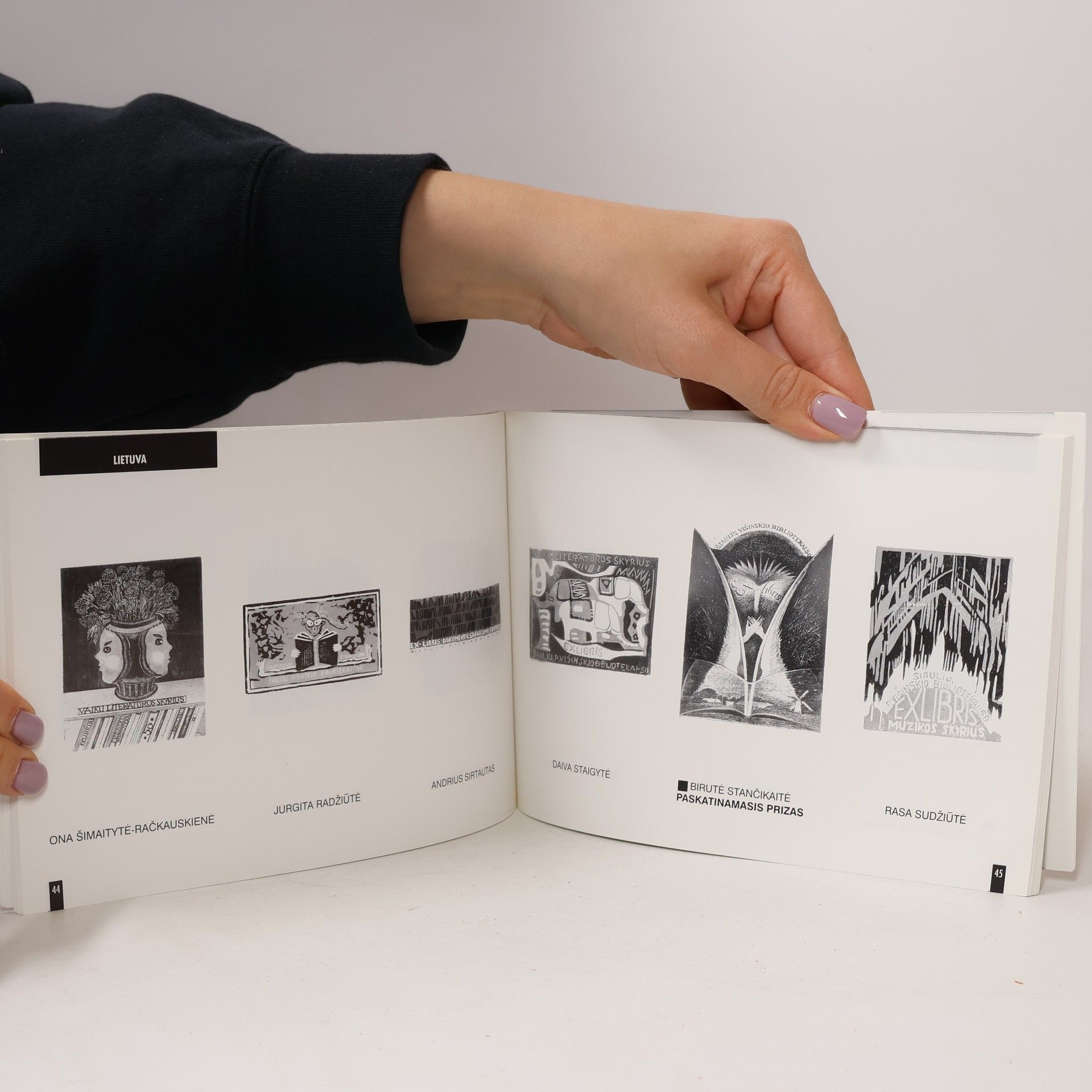Jonas Nekrašius Šiaulių P. Višinskio bibliotekai - 50 metų ekslibrisai