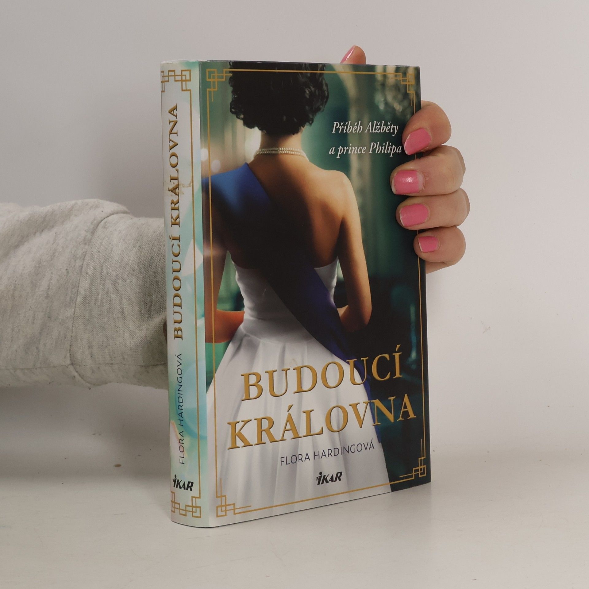 Flora Harding Budoucí královna
