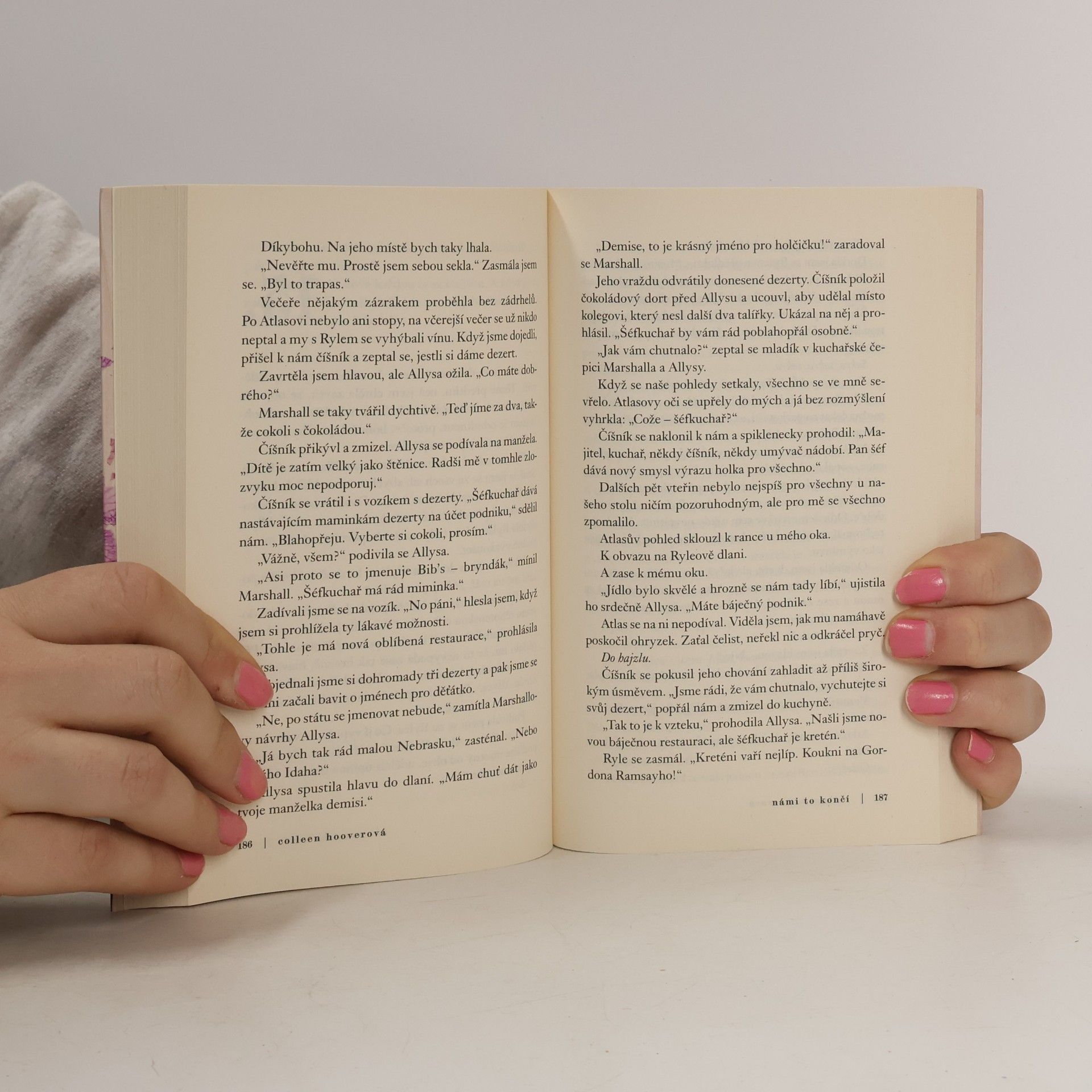 Colleen Hoover Námi to končí