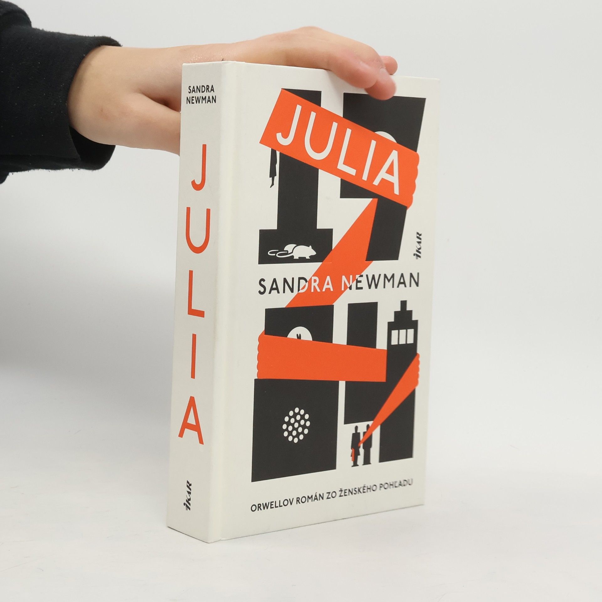 Sandra Newman Julia