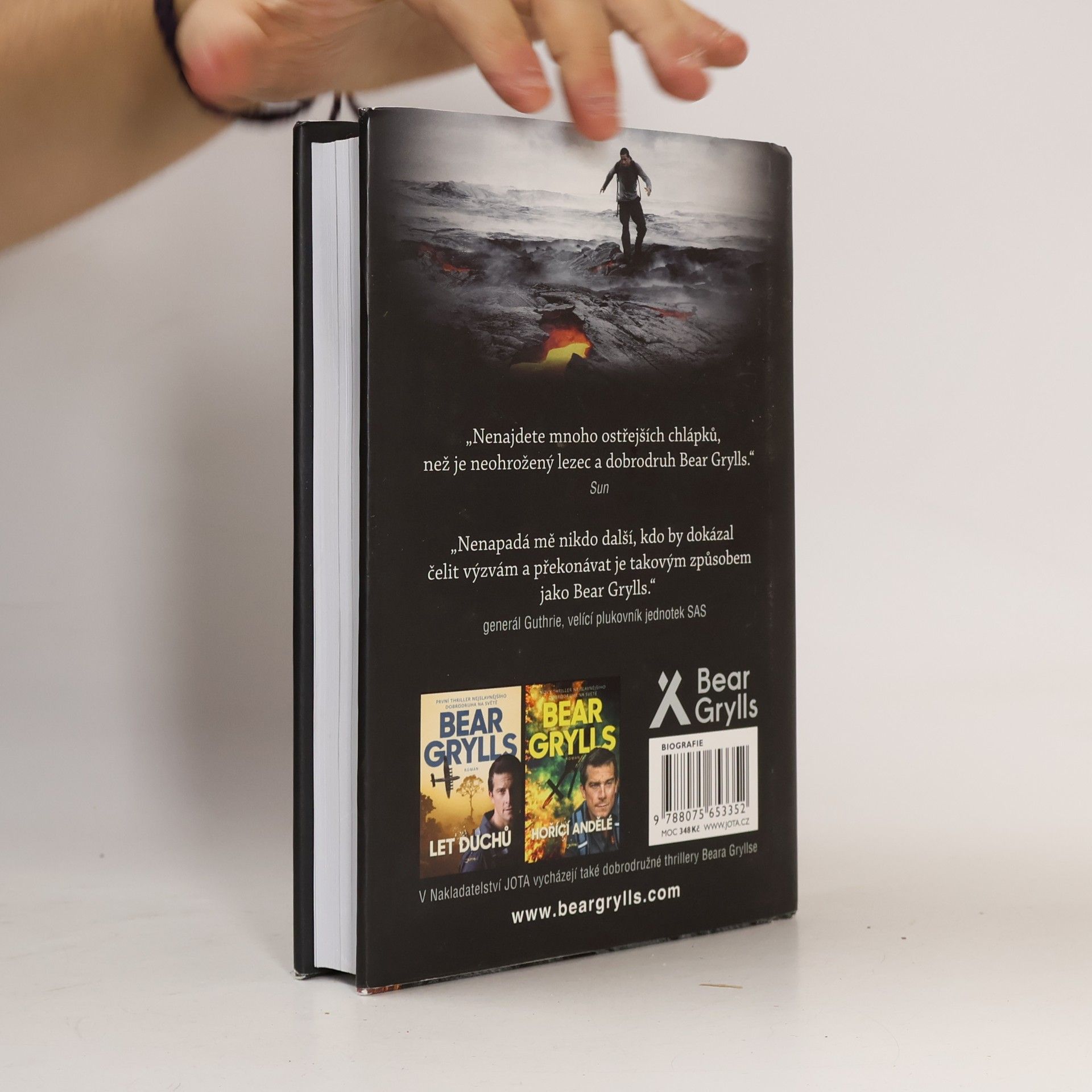Bear Grylls Bláto, pot a slzy: Autobiografie