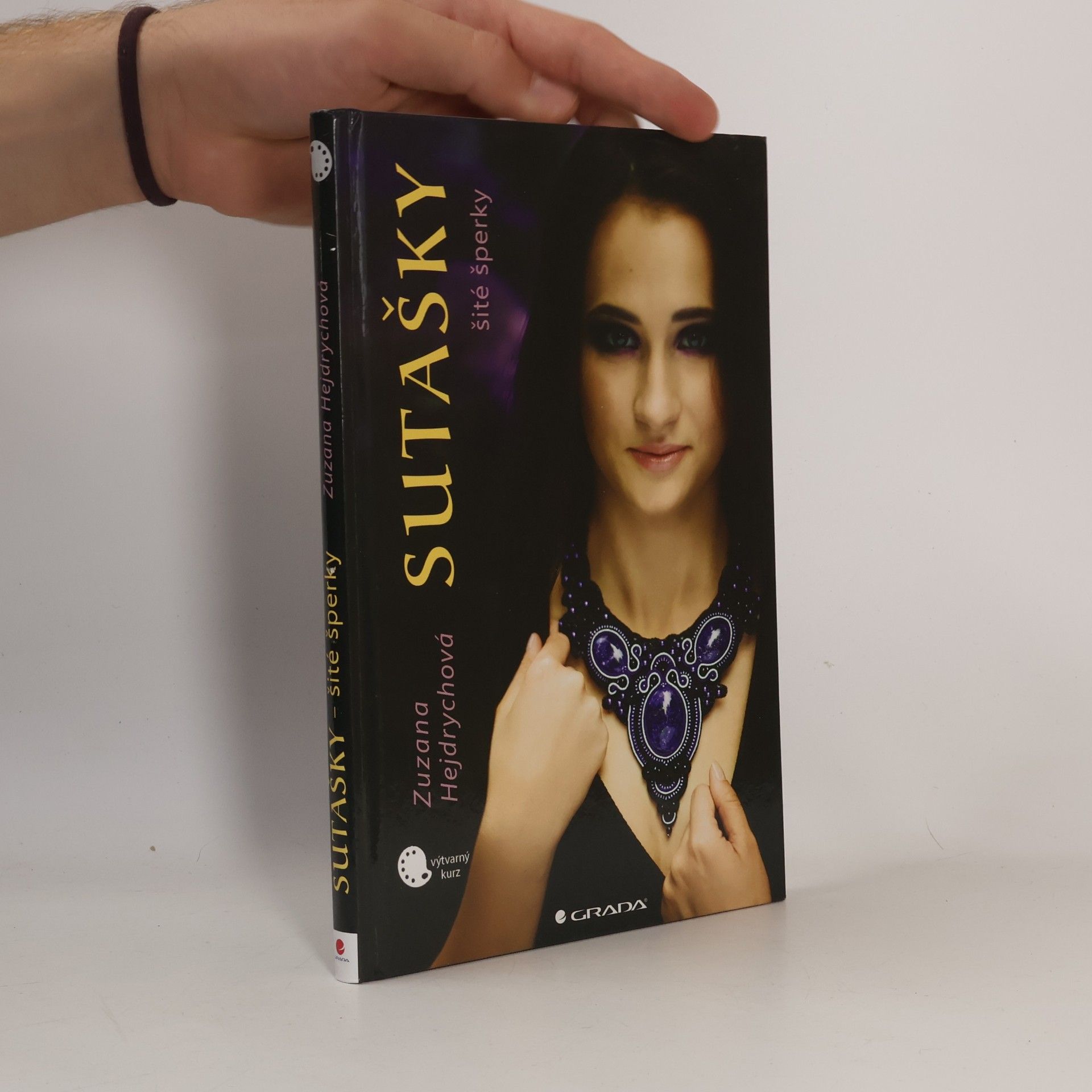 Zuzana Hejdrychová Sutašky : šité šperky