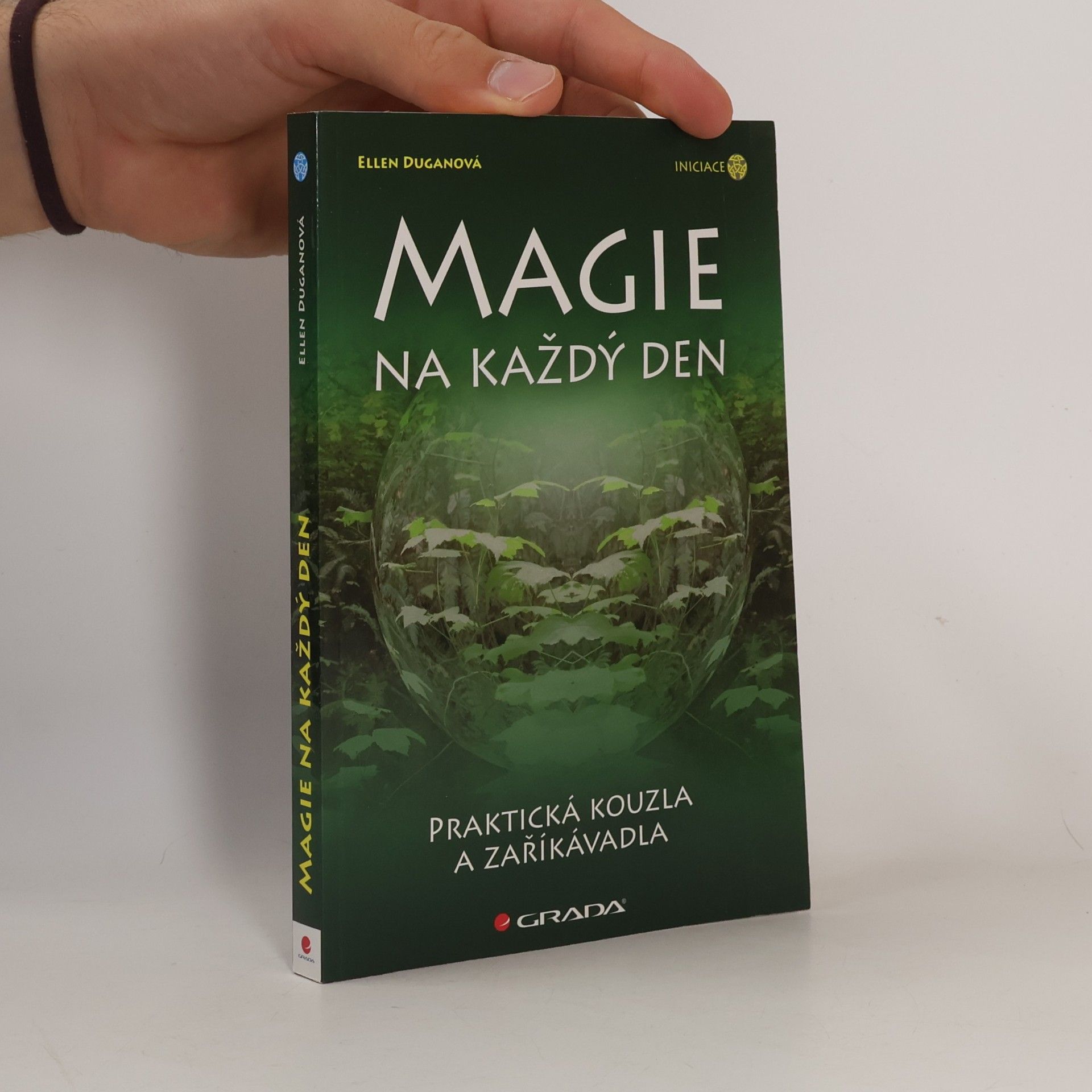 Magie na každý den : praktická kouzla a zaříkávadla