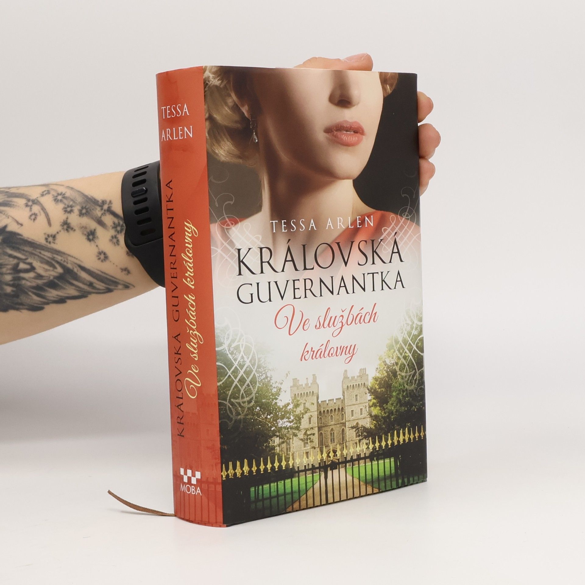Tessa Arlen Královská guvernantka. Ve službách královny