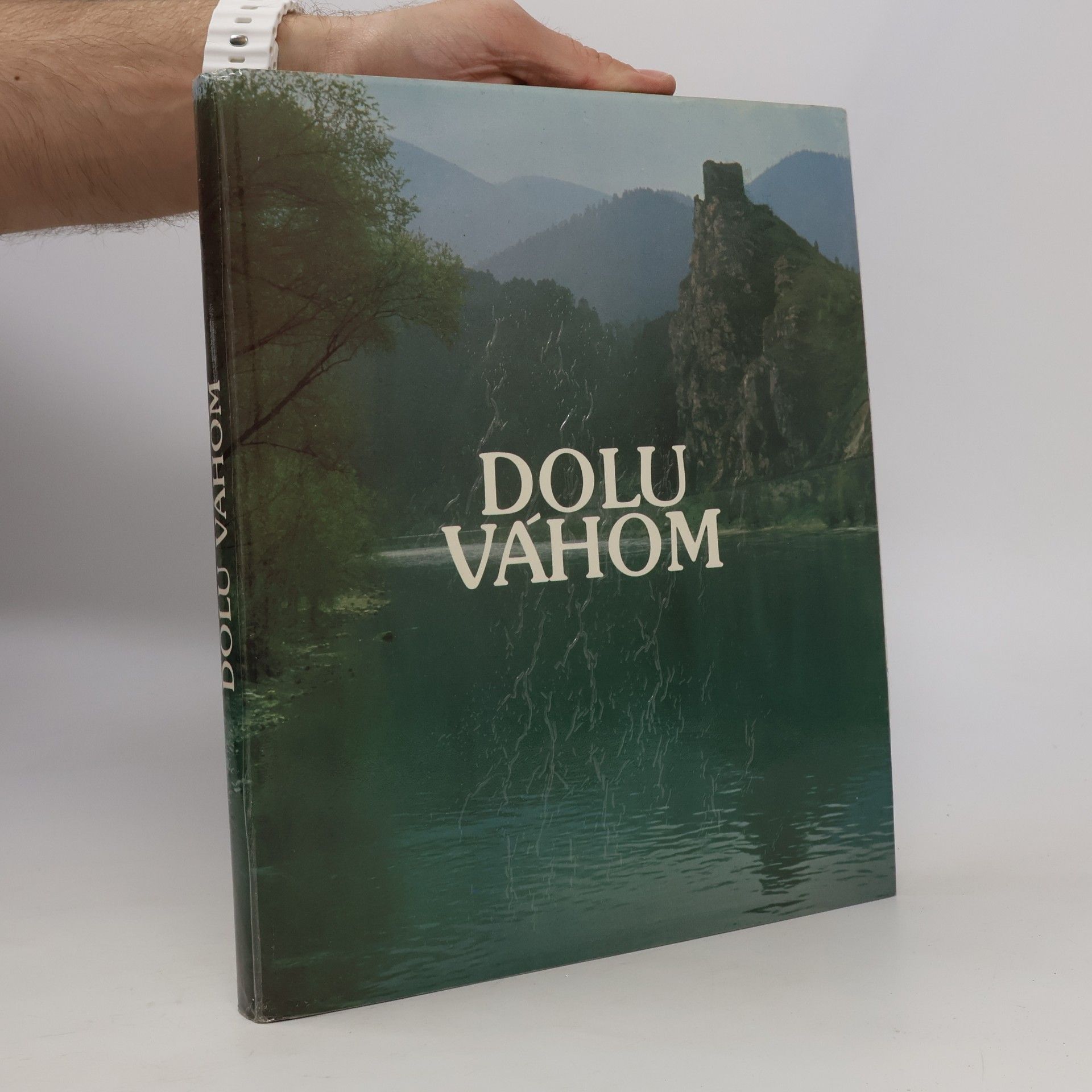 Dolu Váhom