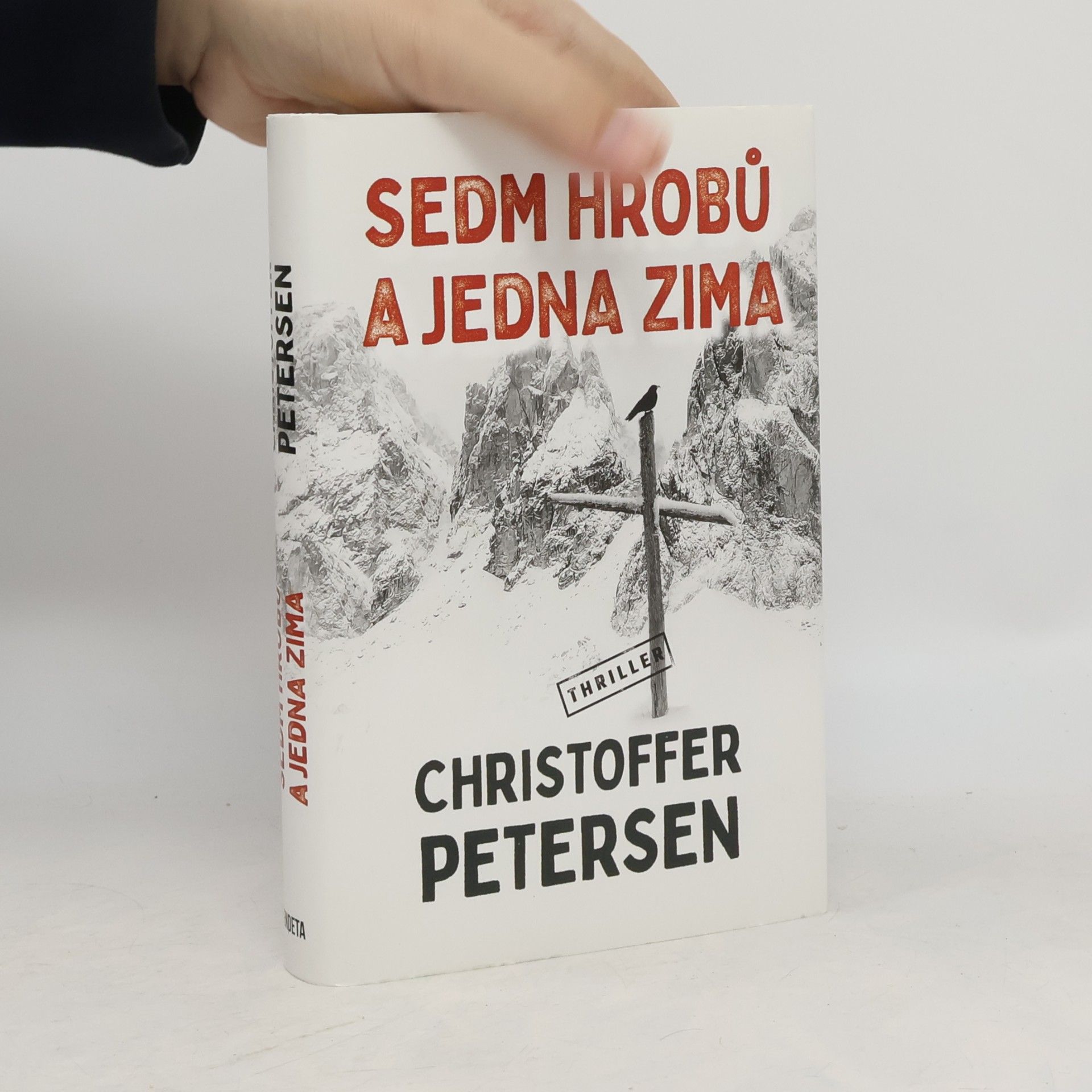 Christoffer Petersen Sedm hrobů a jedna zima