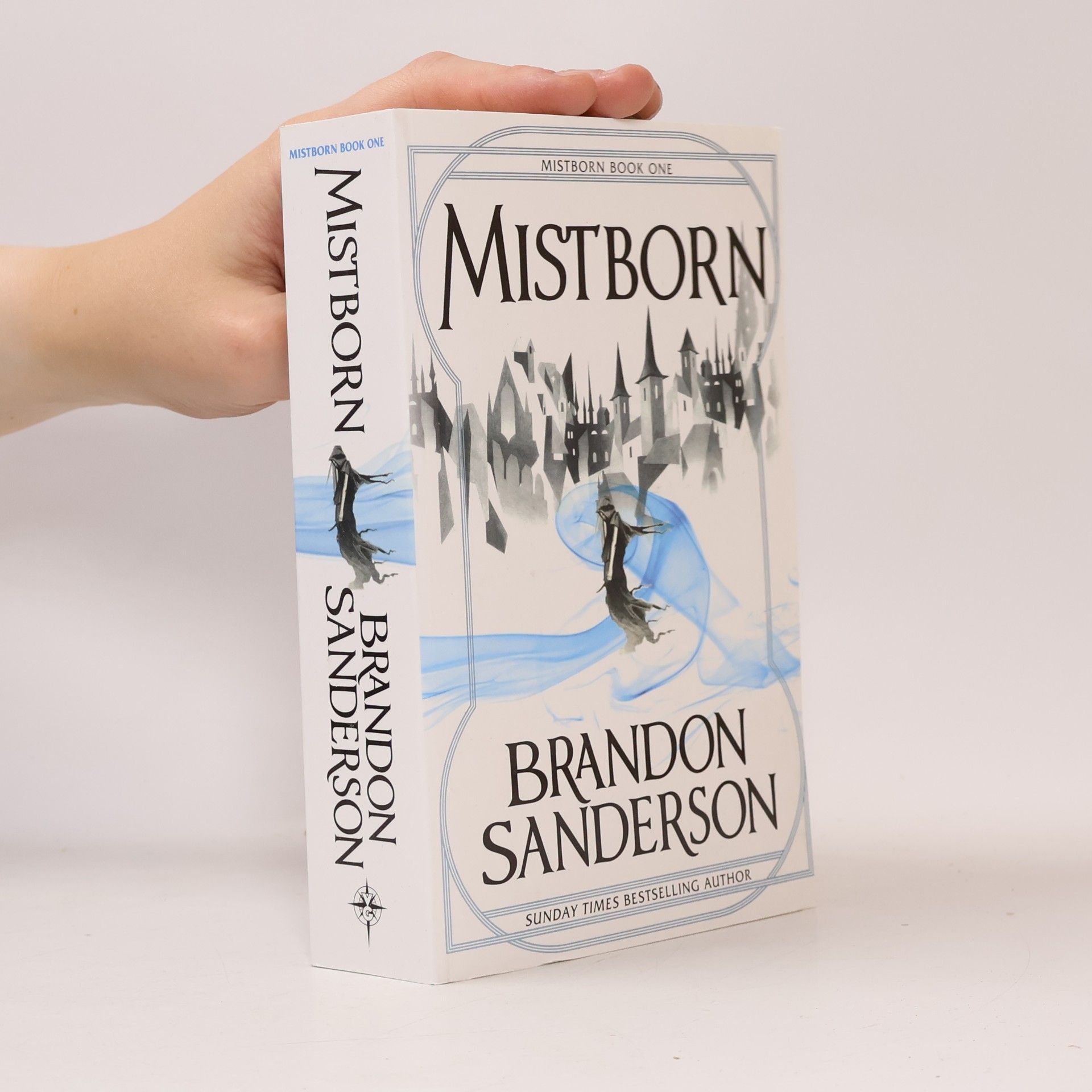The final empire : Mistborn book one