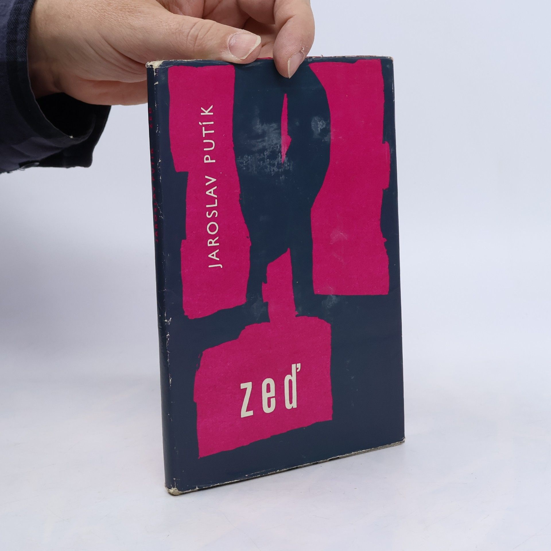 Zeď