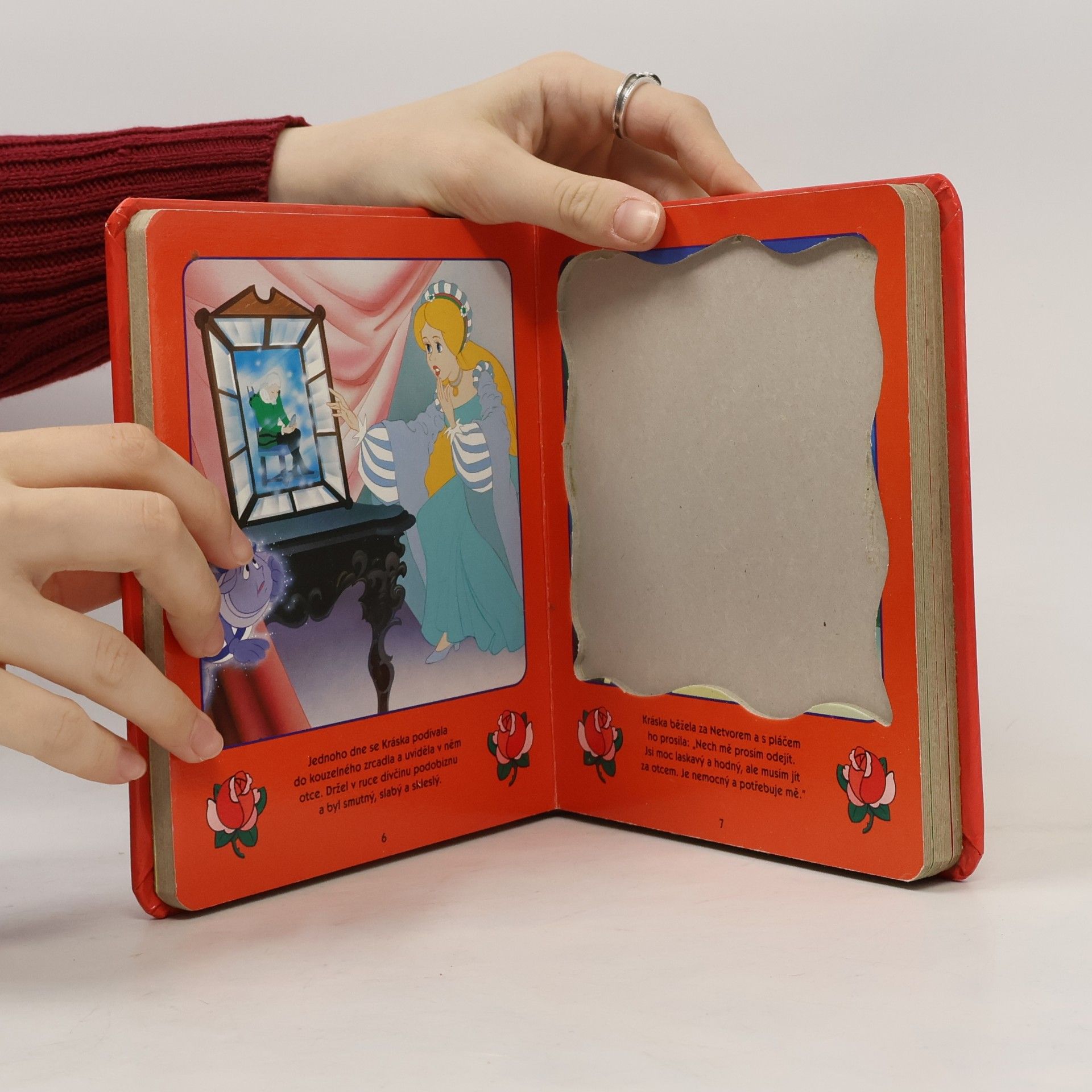 Autores varios Kráska a Netvor : V knížce najdete 6 skládaček puzzle