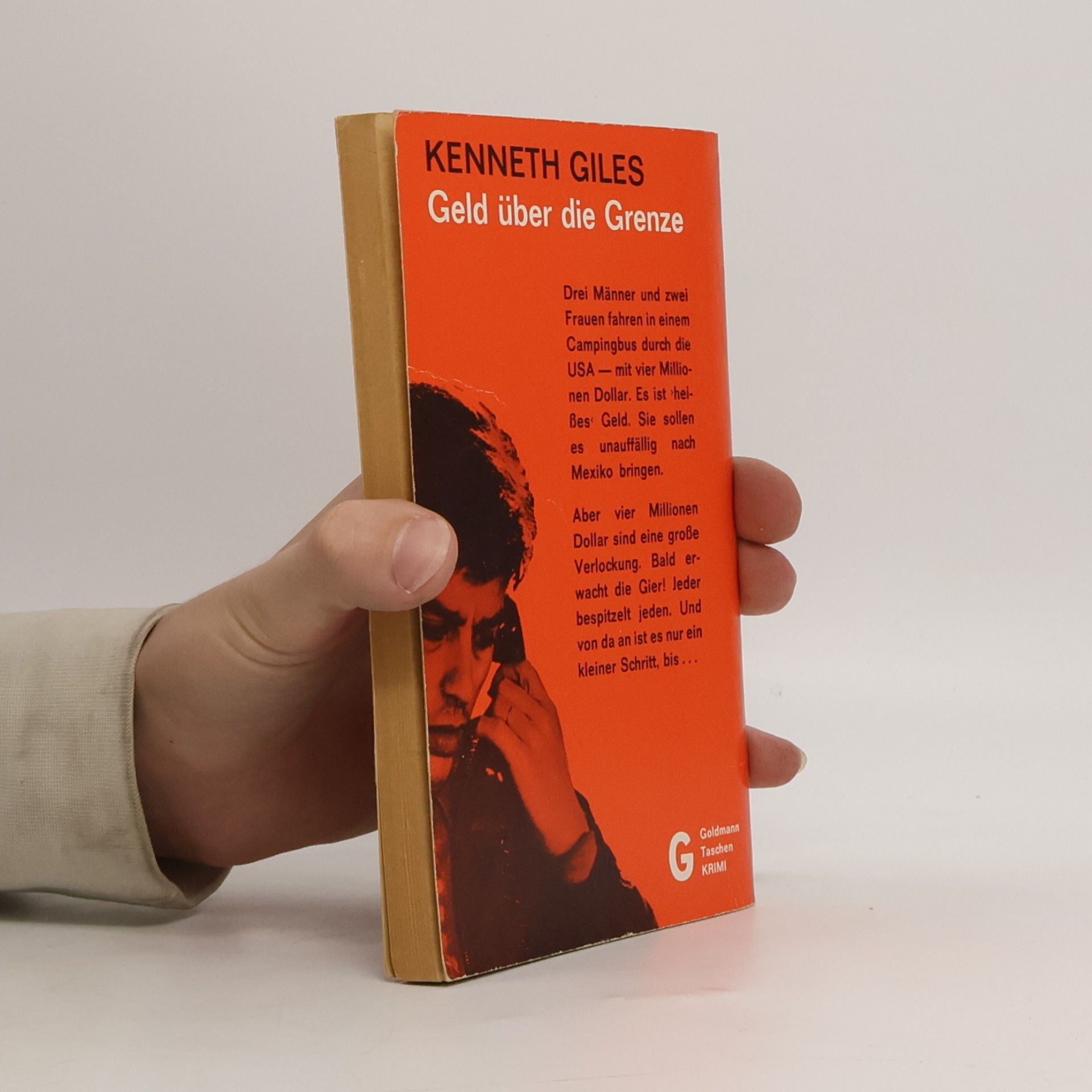 Kenneth Giles Geld über die Grenze