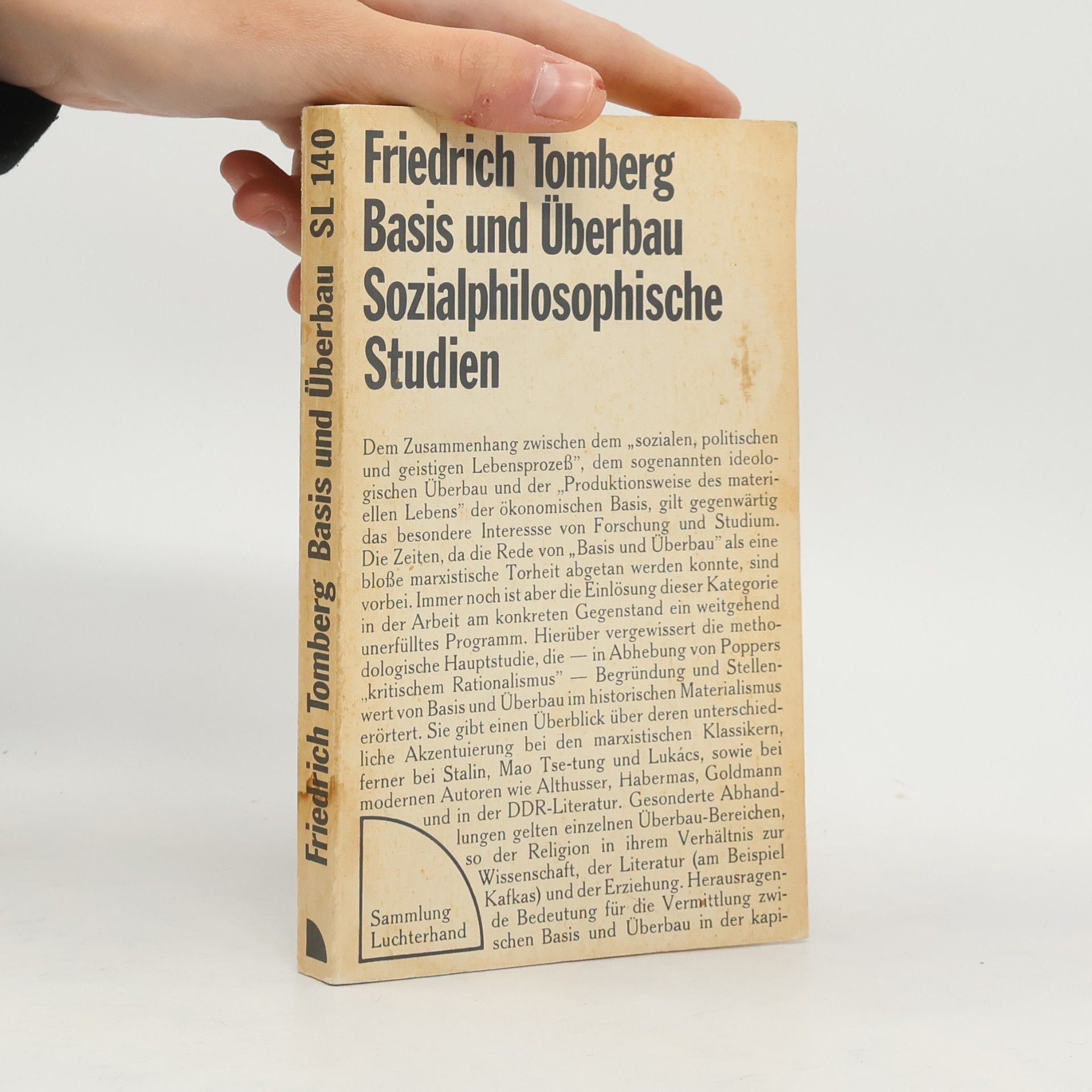 Basis und Überbau