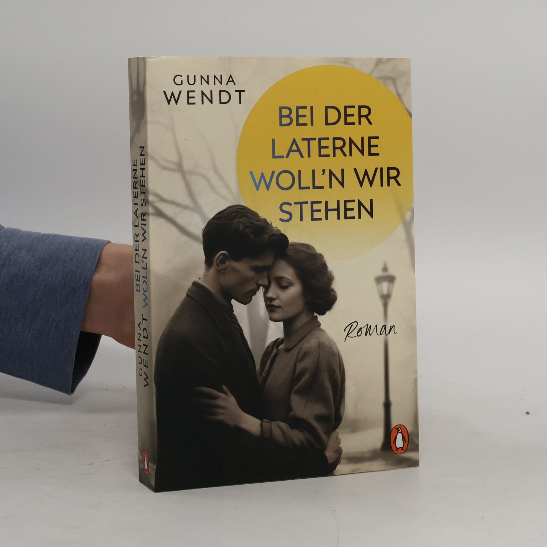 Bei der Laterne woll'n wir stehen