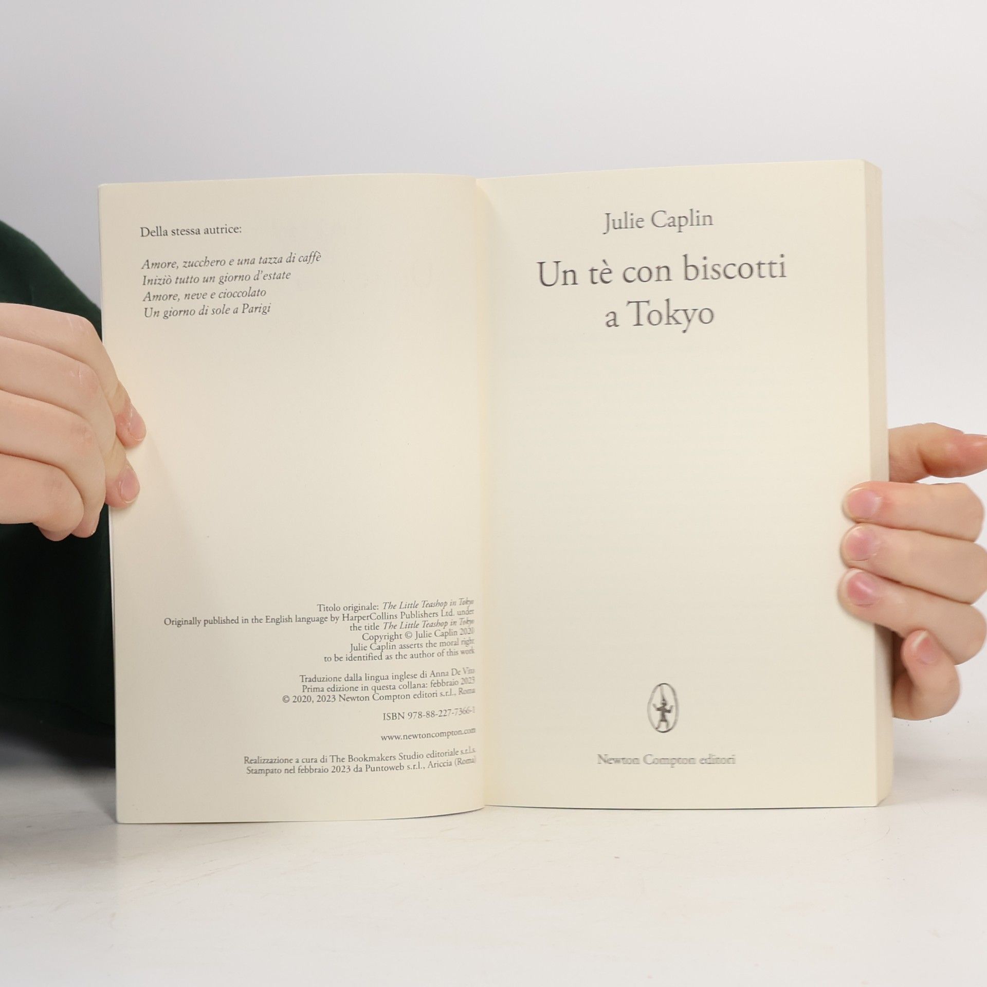 Julie Caplin King: Un tè con biscotti a Tokyo