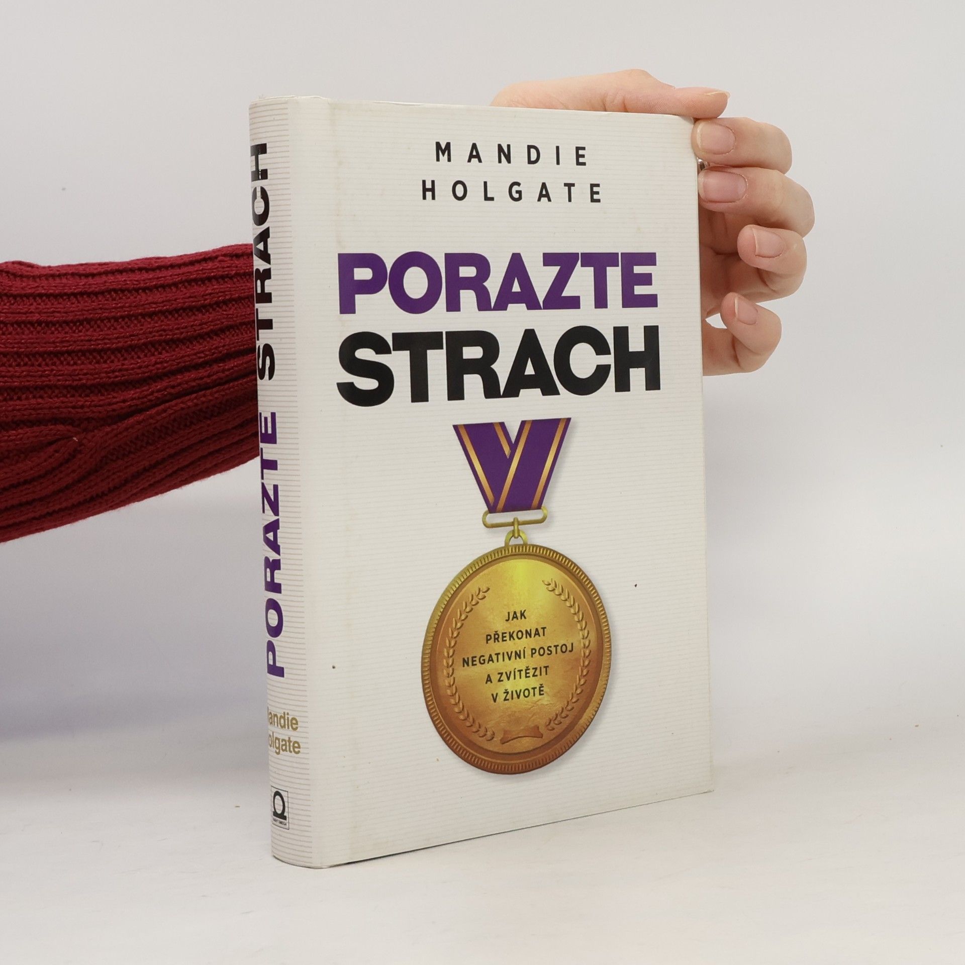 Mandie Holgate Porazte strach