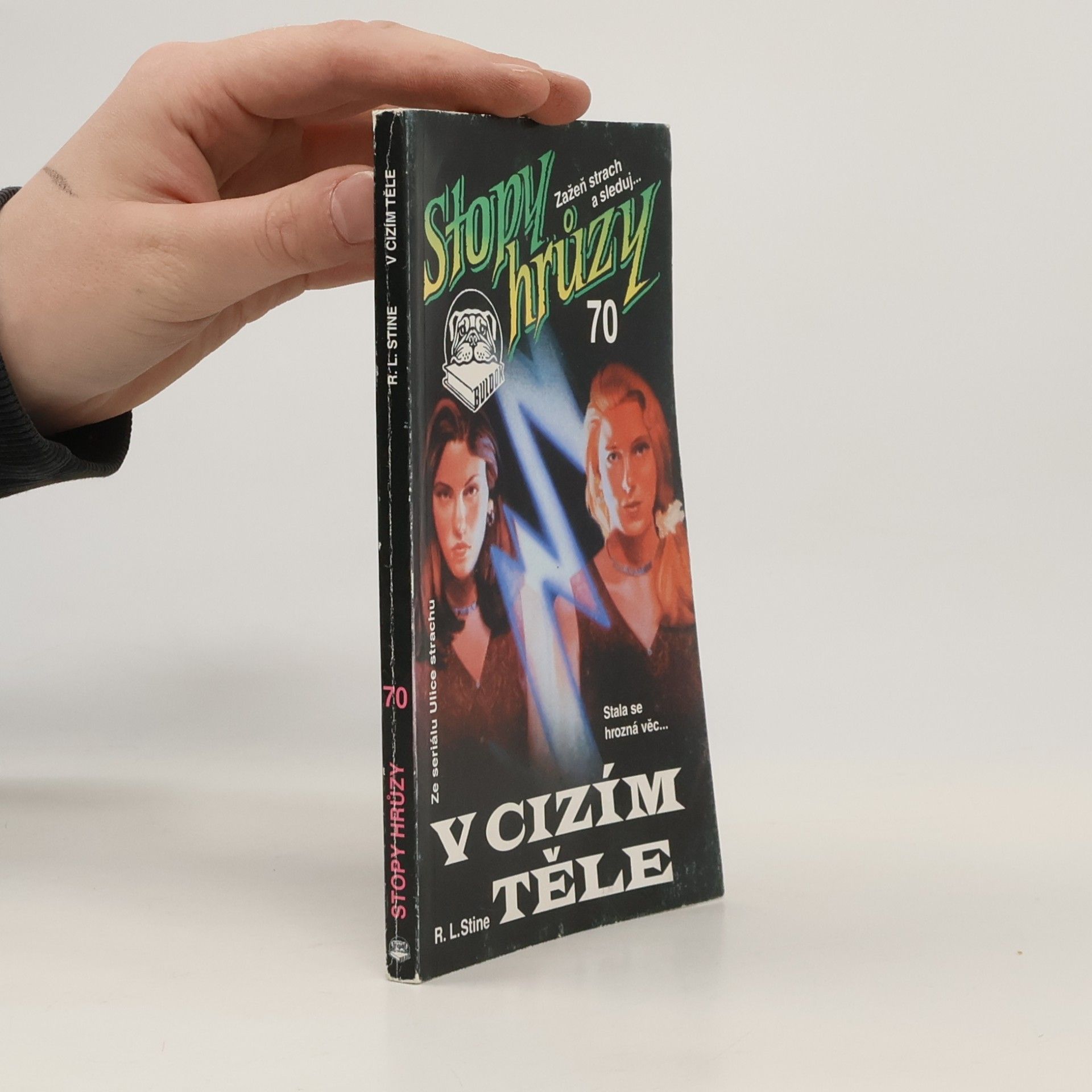 R. L. Stine V cizím těle. Stopy hrůzy 70