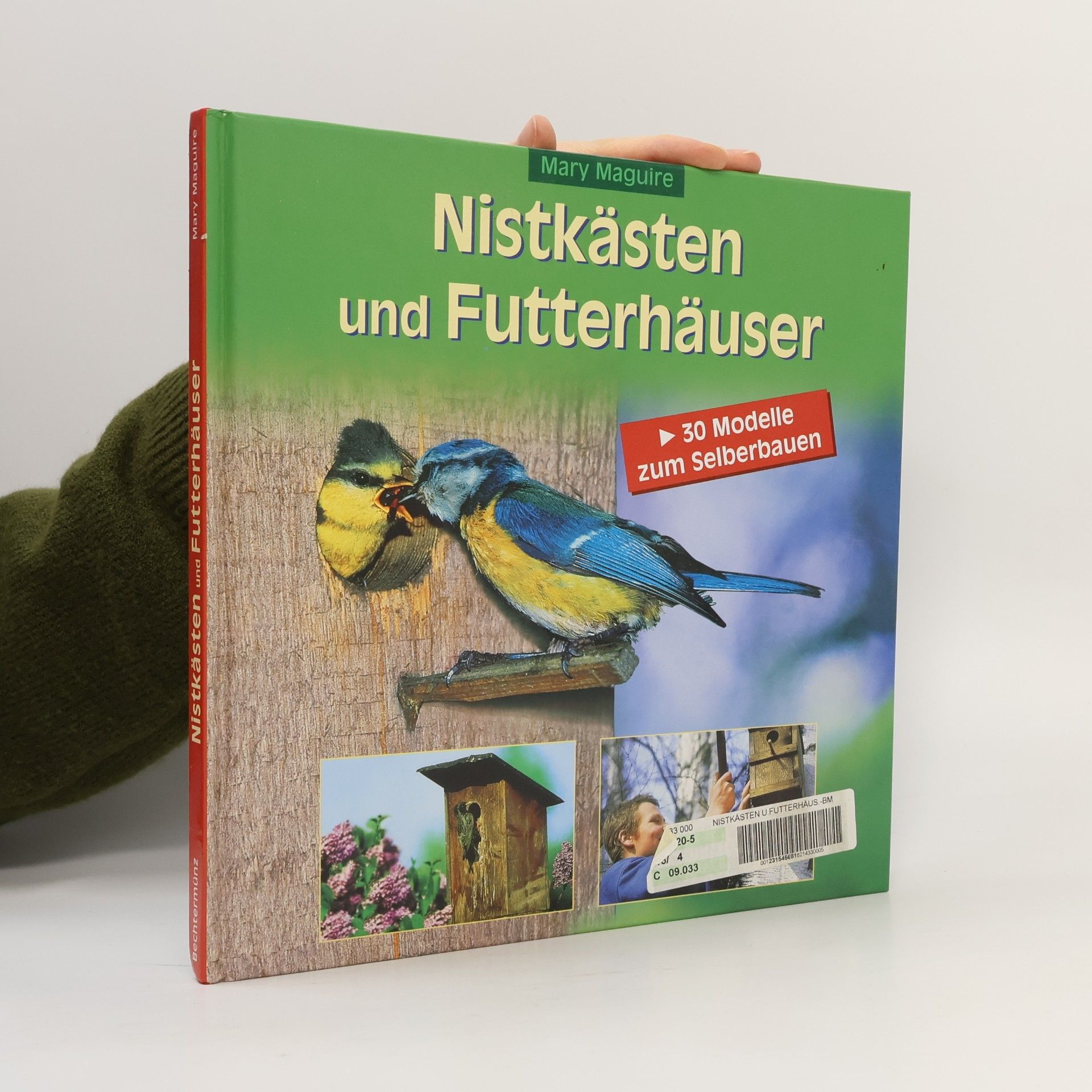 Nistkästen und Futterhäuser