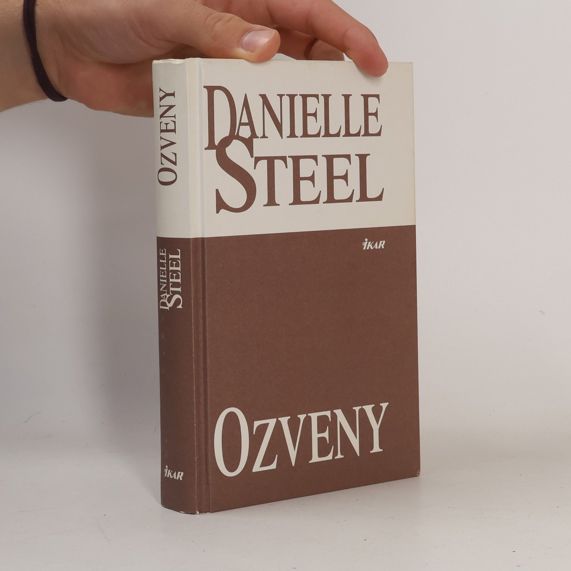 Danielle Steel Ozveny