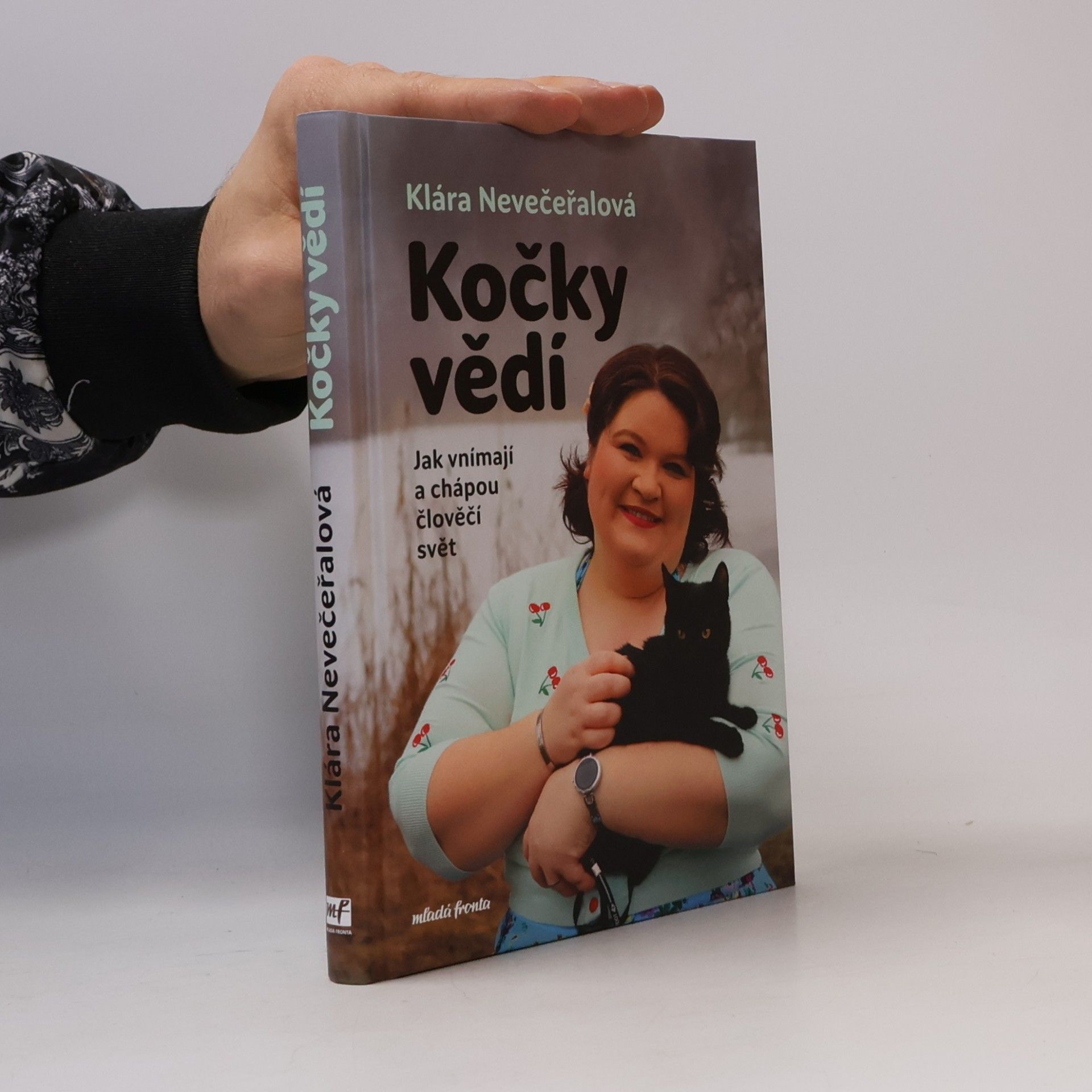 Kočky vědí: Jak vnímají a chápou člověčí svět