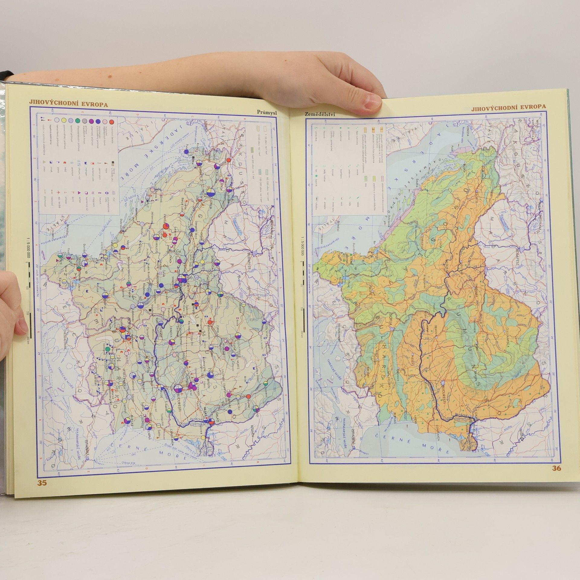Collectif d'auteurs Atlas světa