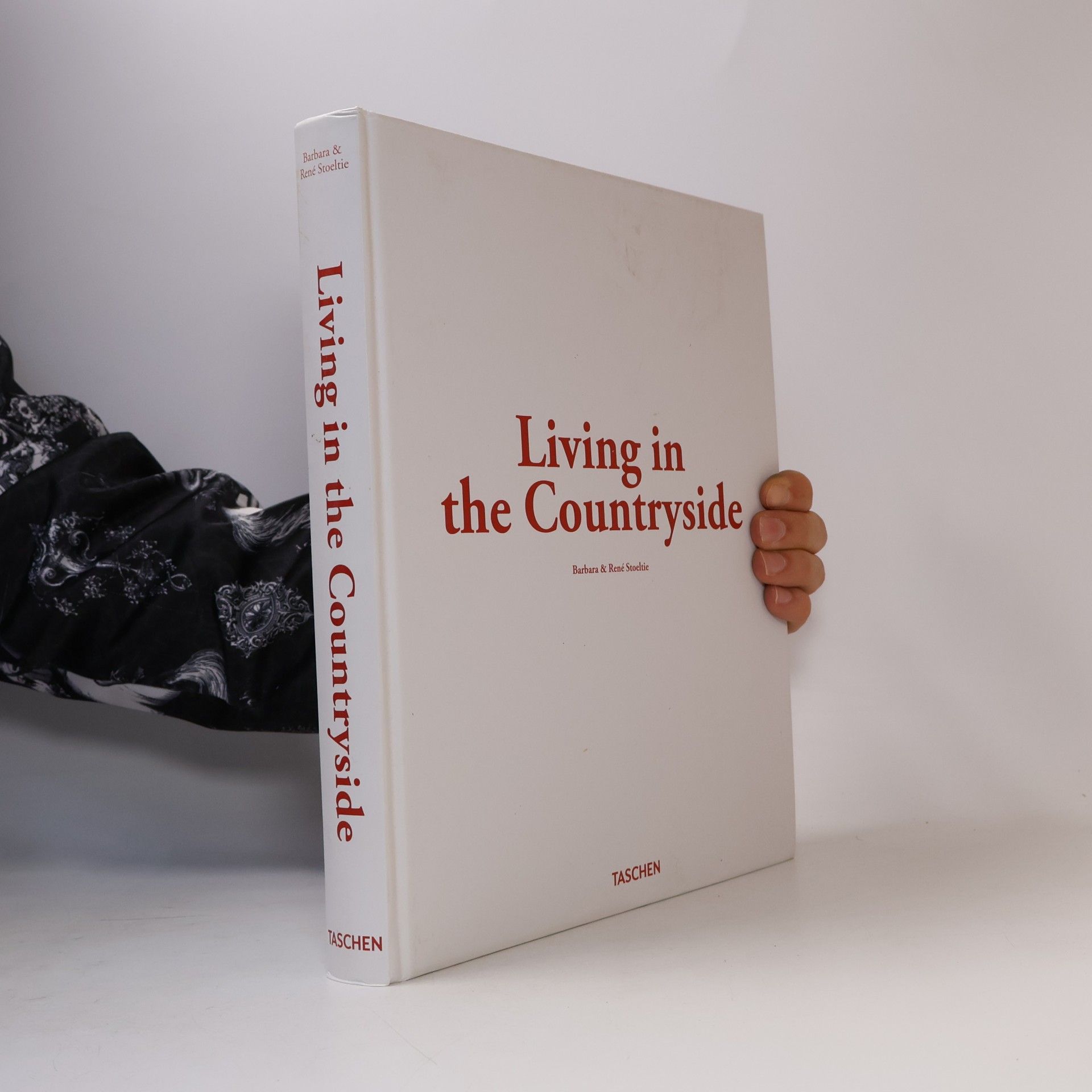 Barbara Stoeltie Living in the Countryside