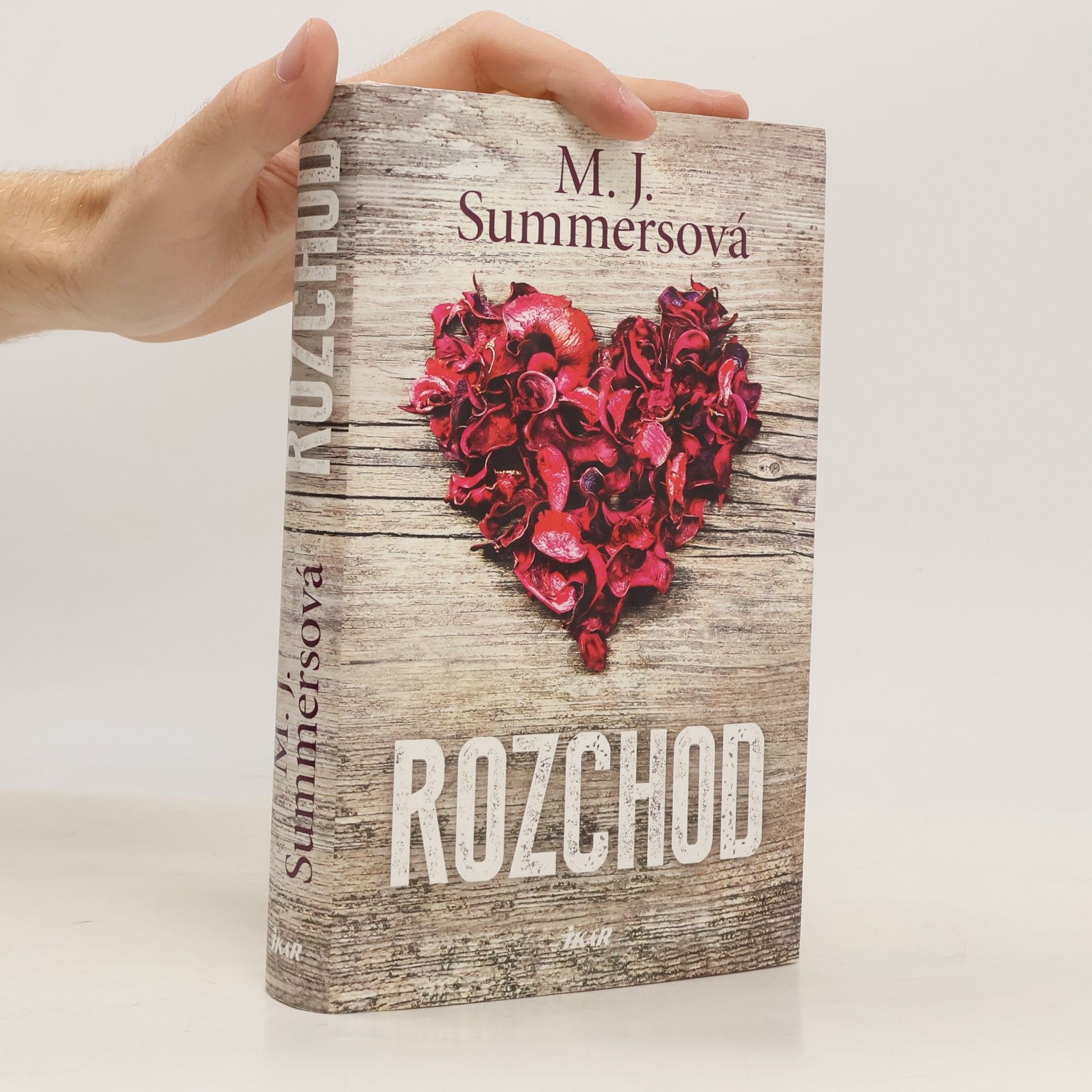 M. J. Summers Rozchod
