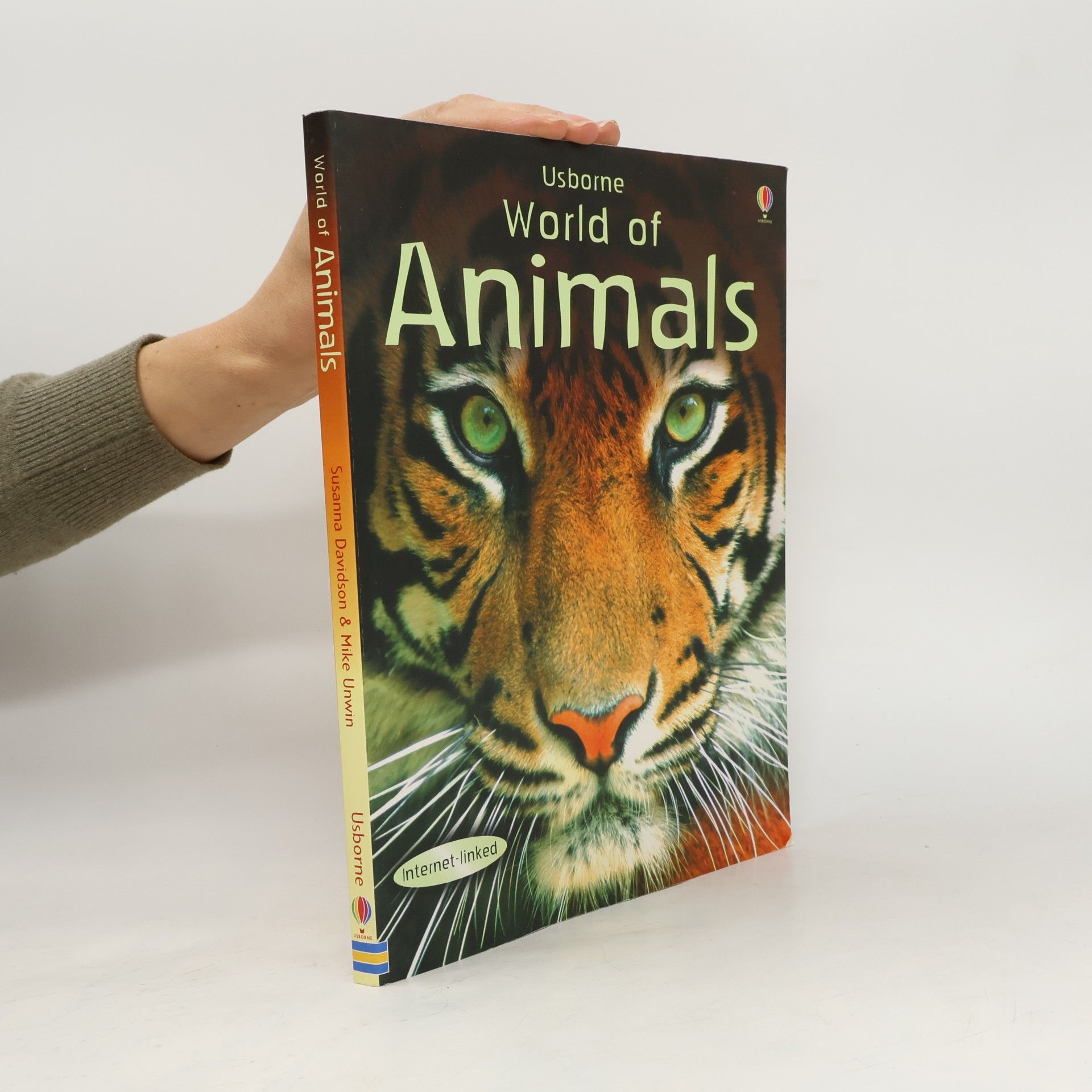 Usborne World of Animals