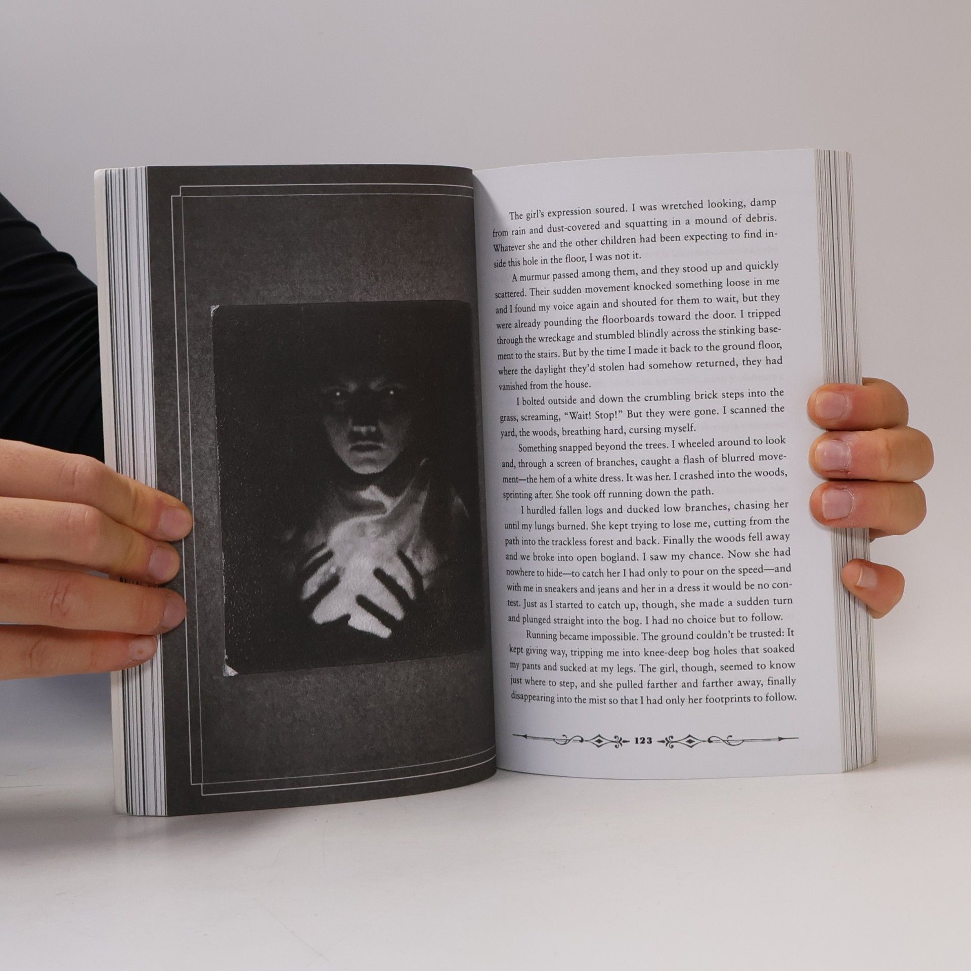 Ransom Riggs Miss Peregrine's Home for Peculiar Children