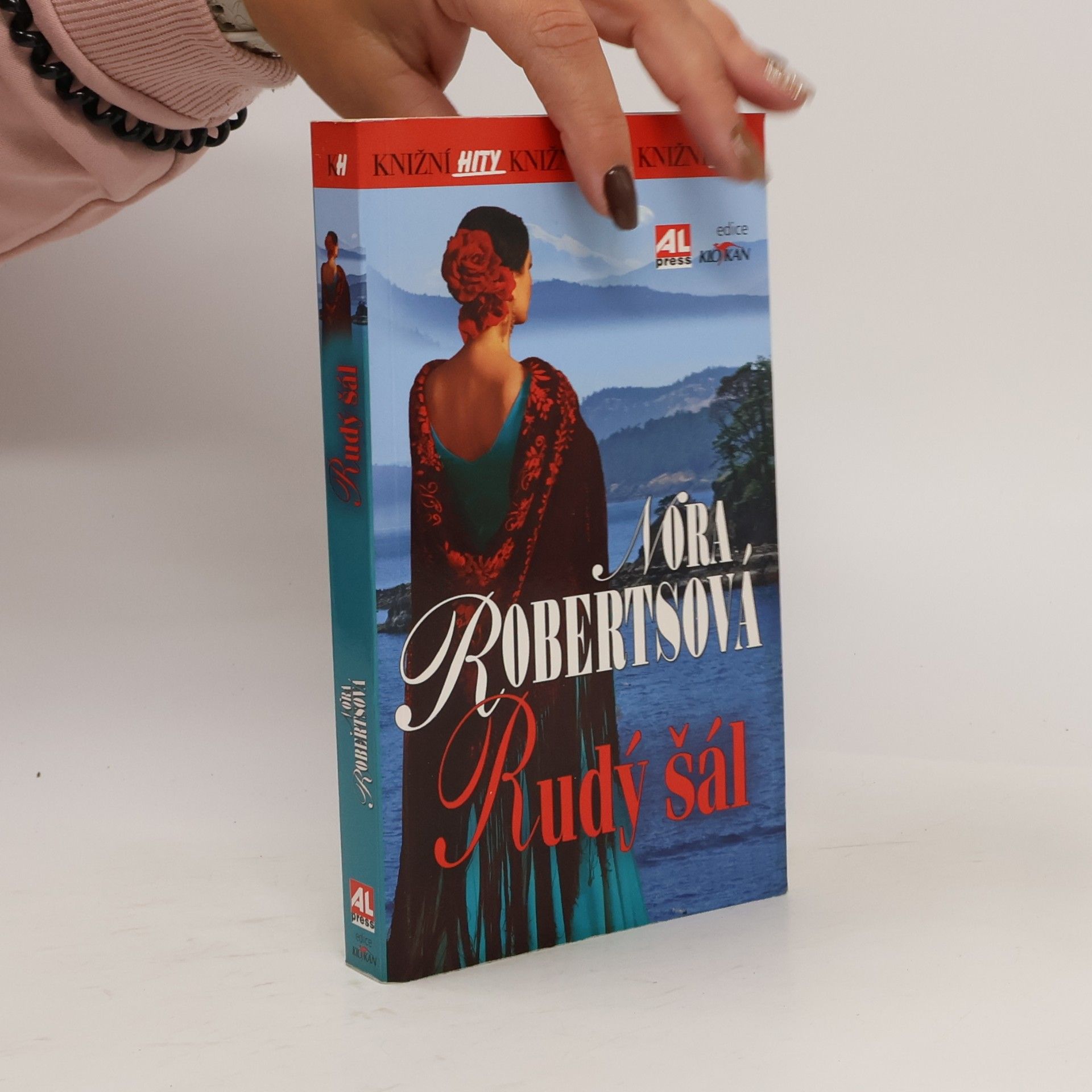 Nora Roberts Rudý šál