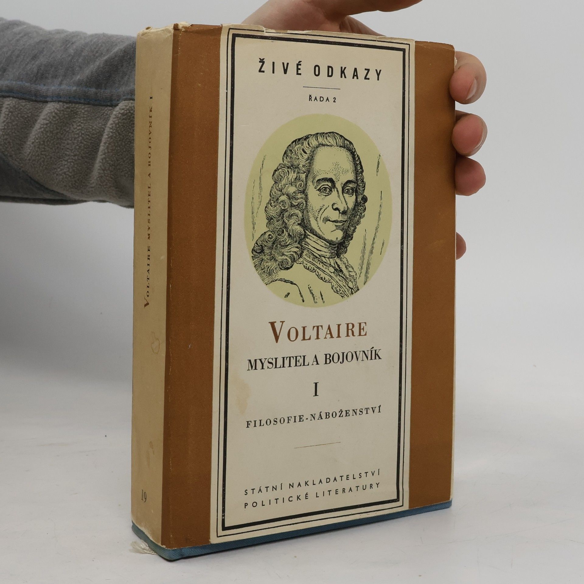 Voltaire Voltaire. Myslitel a bojovník I