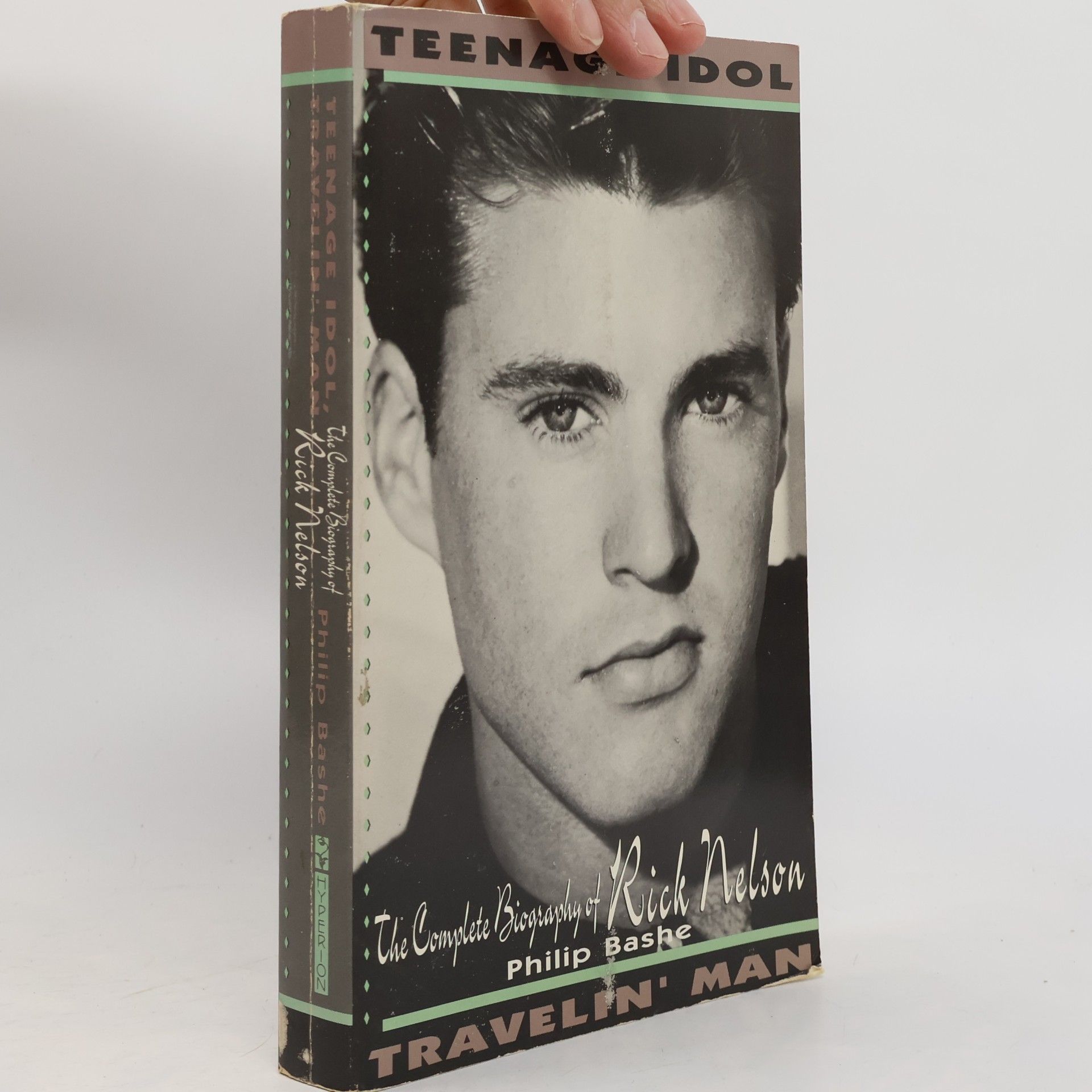 Teenage Idol, Travelin' Man