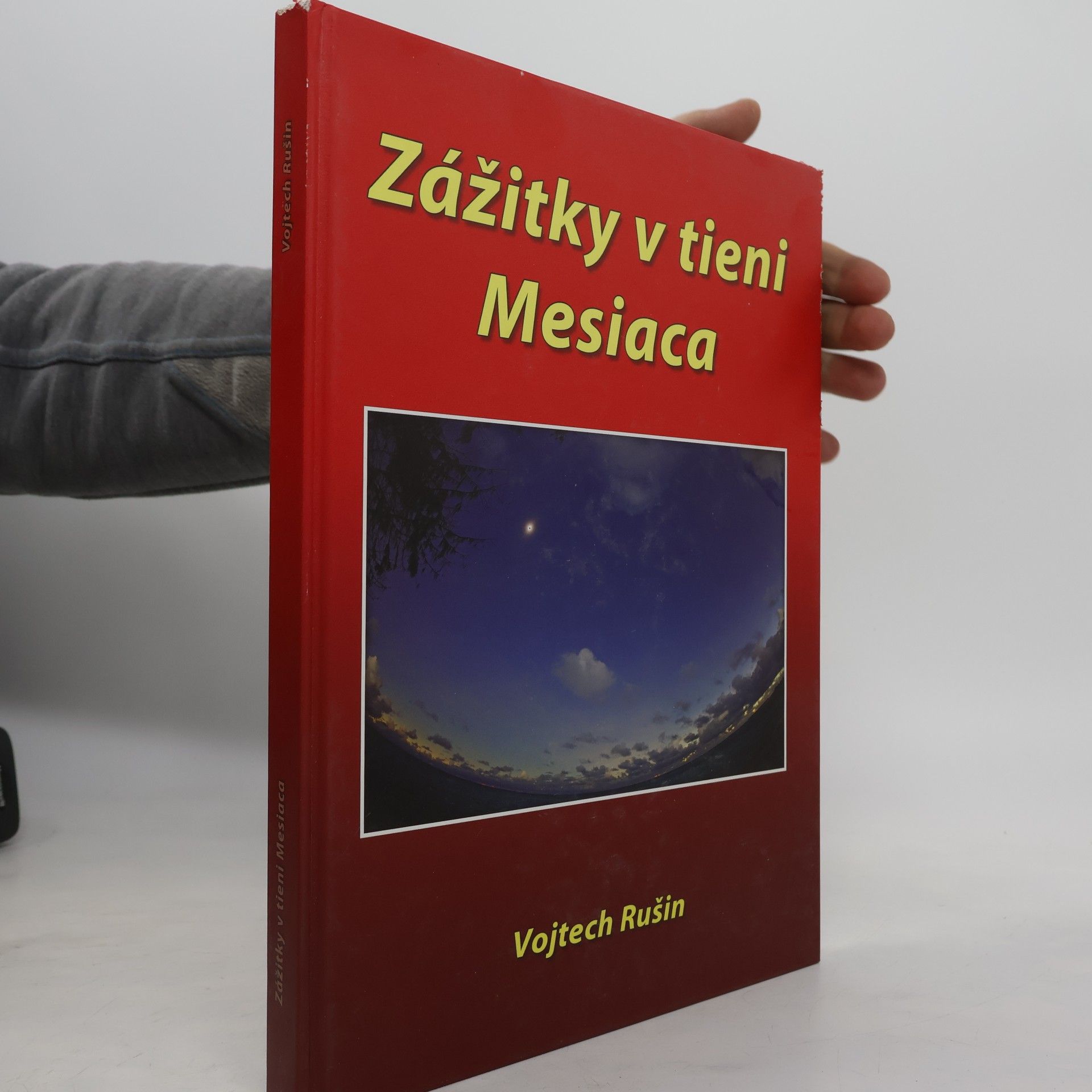 Zážitky v tieni Mesiaca