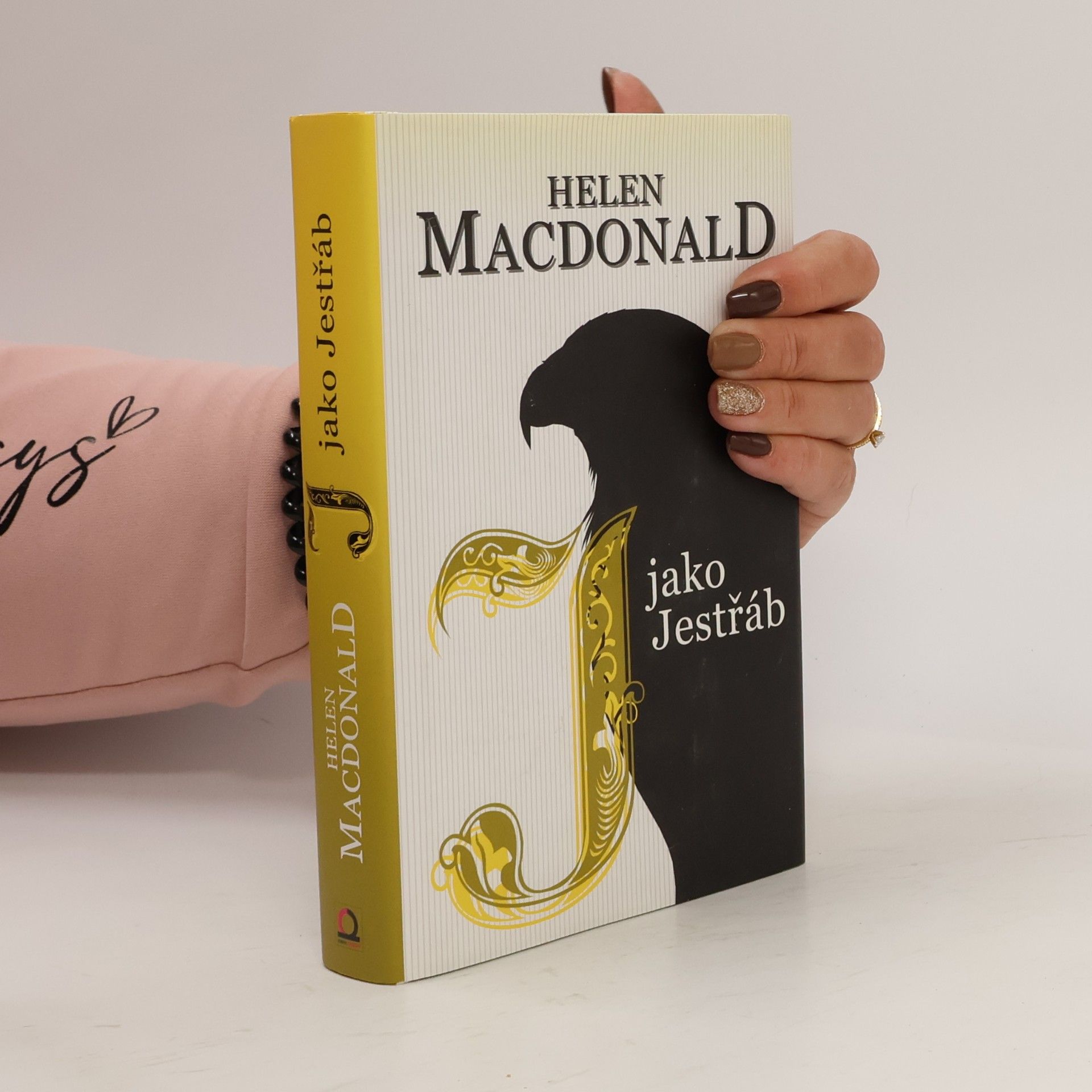 Helen Macdonald J jako jestřáb