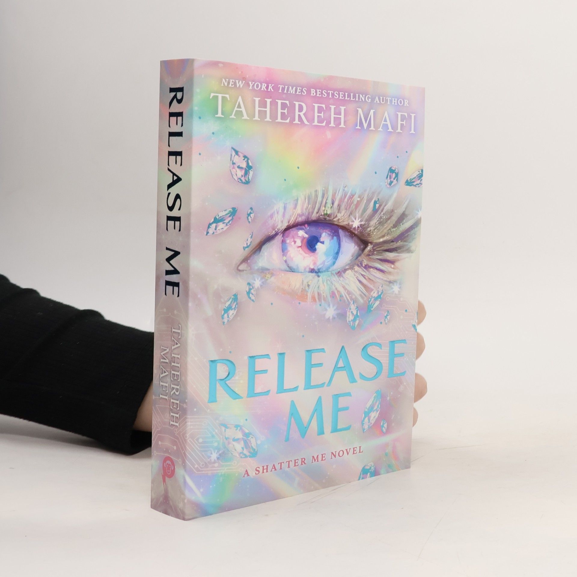 Release Me: The sequel to the Sunday Times and NYT bestseller WATCH ME, set in the dystopian romantasy world of global sensation Shatter Me – new for 2026! (Shatter Me: The New Republic)