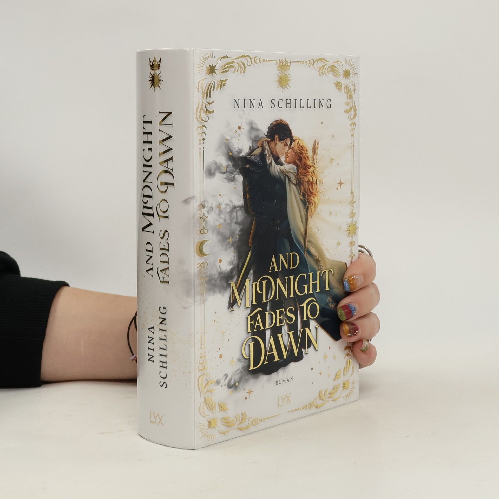 Nina Schilling And Midnight Fades to Dawn