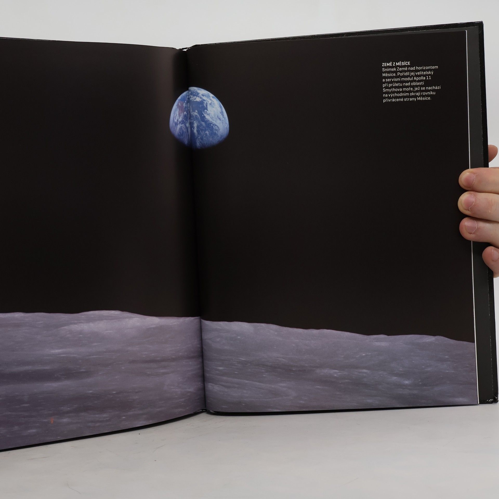 Autorenkollektiv Atlas Vesmíru 14. Měsíc