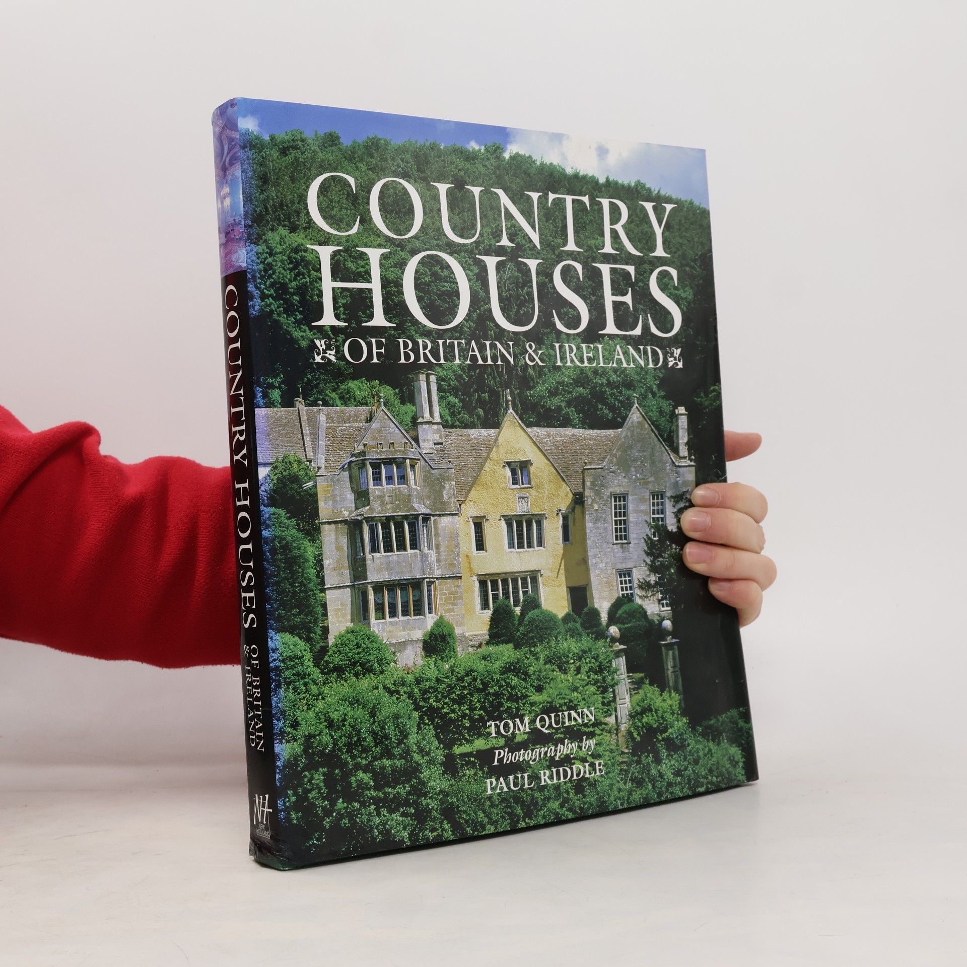 Country Houses of Britain and Ireland