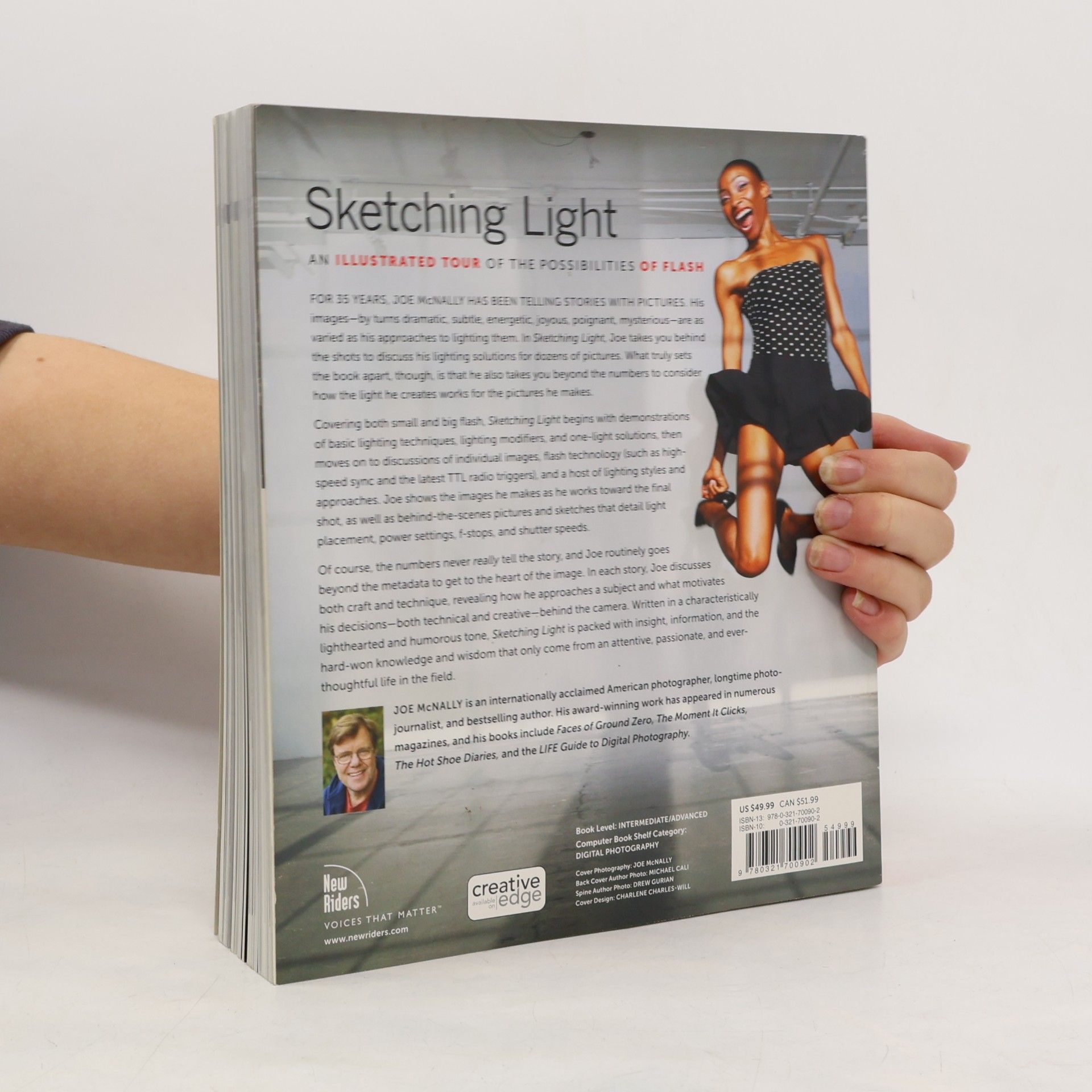 Joe McNally Sketching light : an illustrated tour of the possibilities of flash