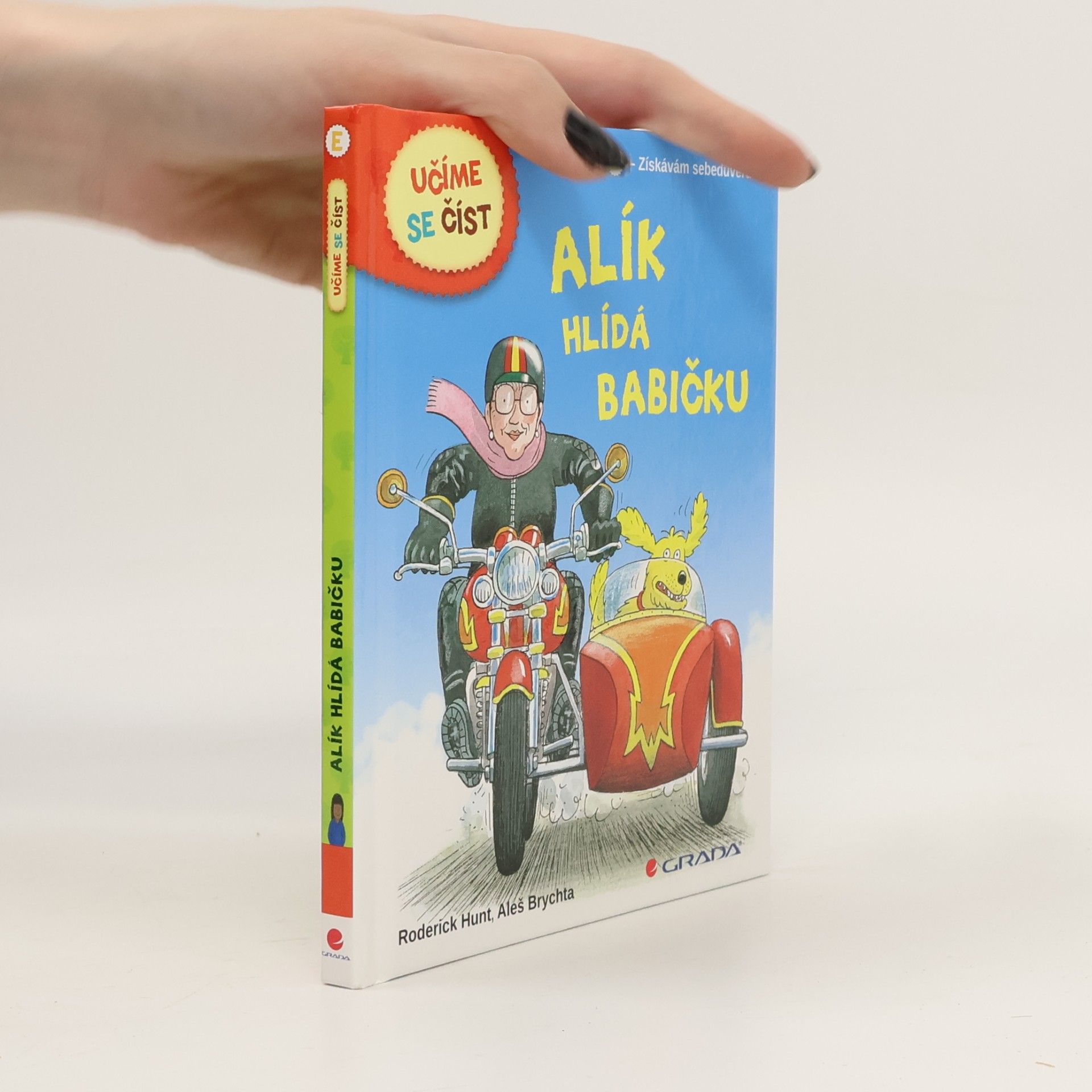 Alík hlídá babičku