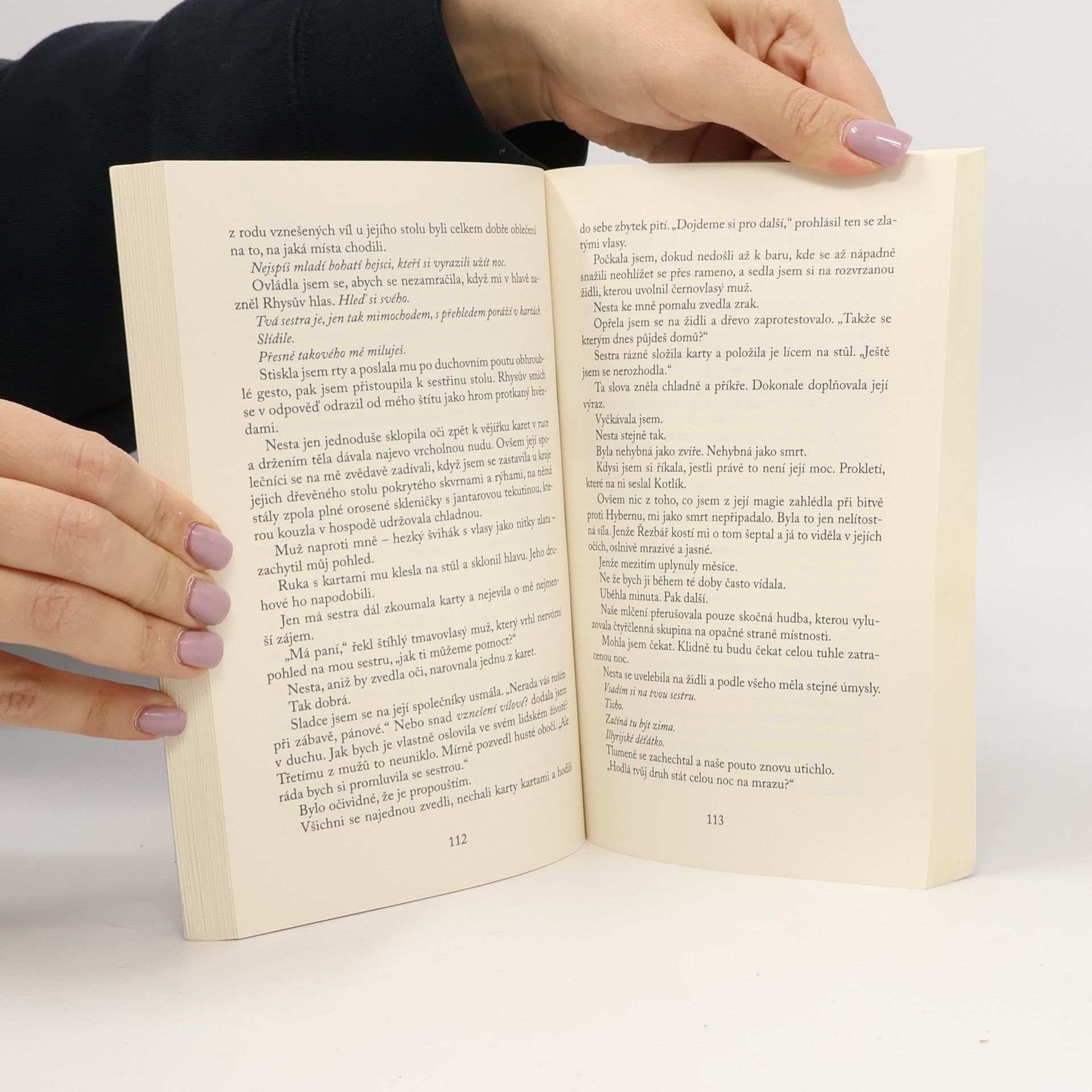 Sarah J. Maas Dvůr mrazu a hvězd